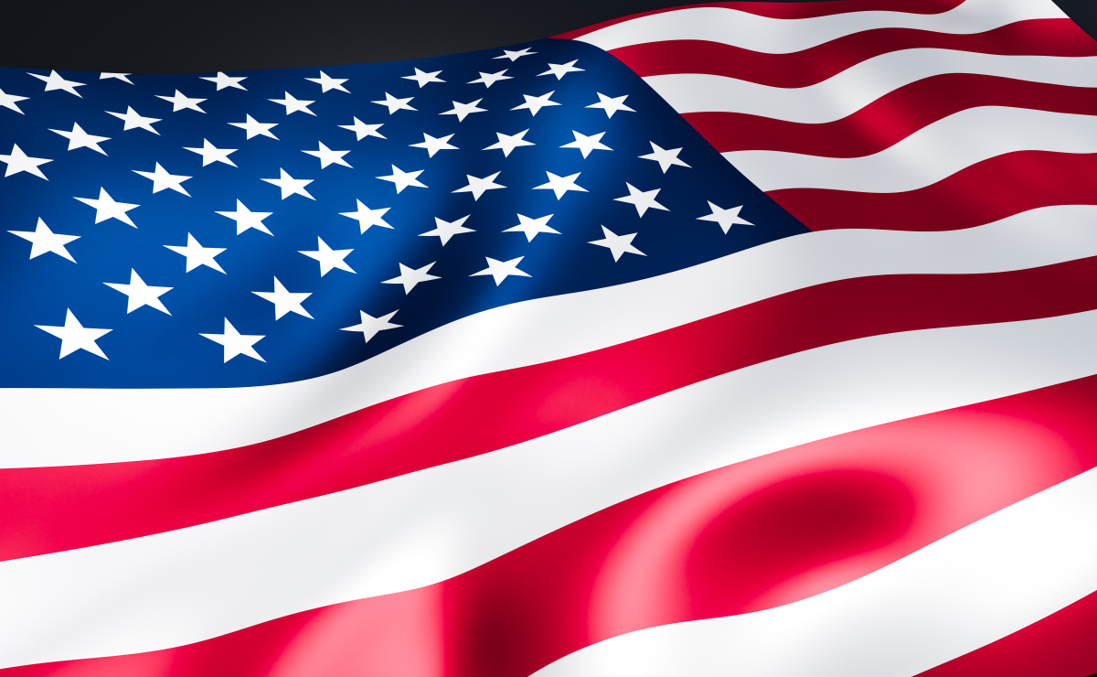 美国国会通过了一项法案,要求所有联邦政府购买的美国国旗必须100在 