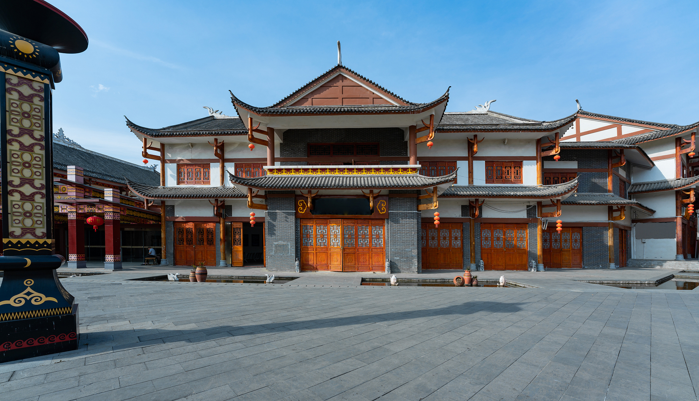 道真县全称(道真仡佬族苗族自治县)是遵义市下辖的自治县.