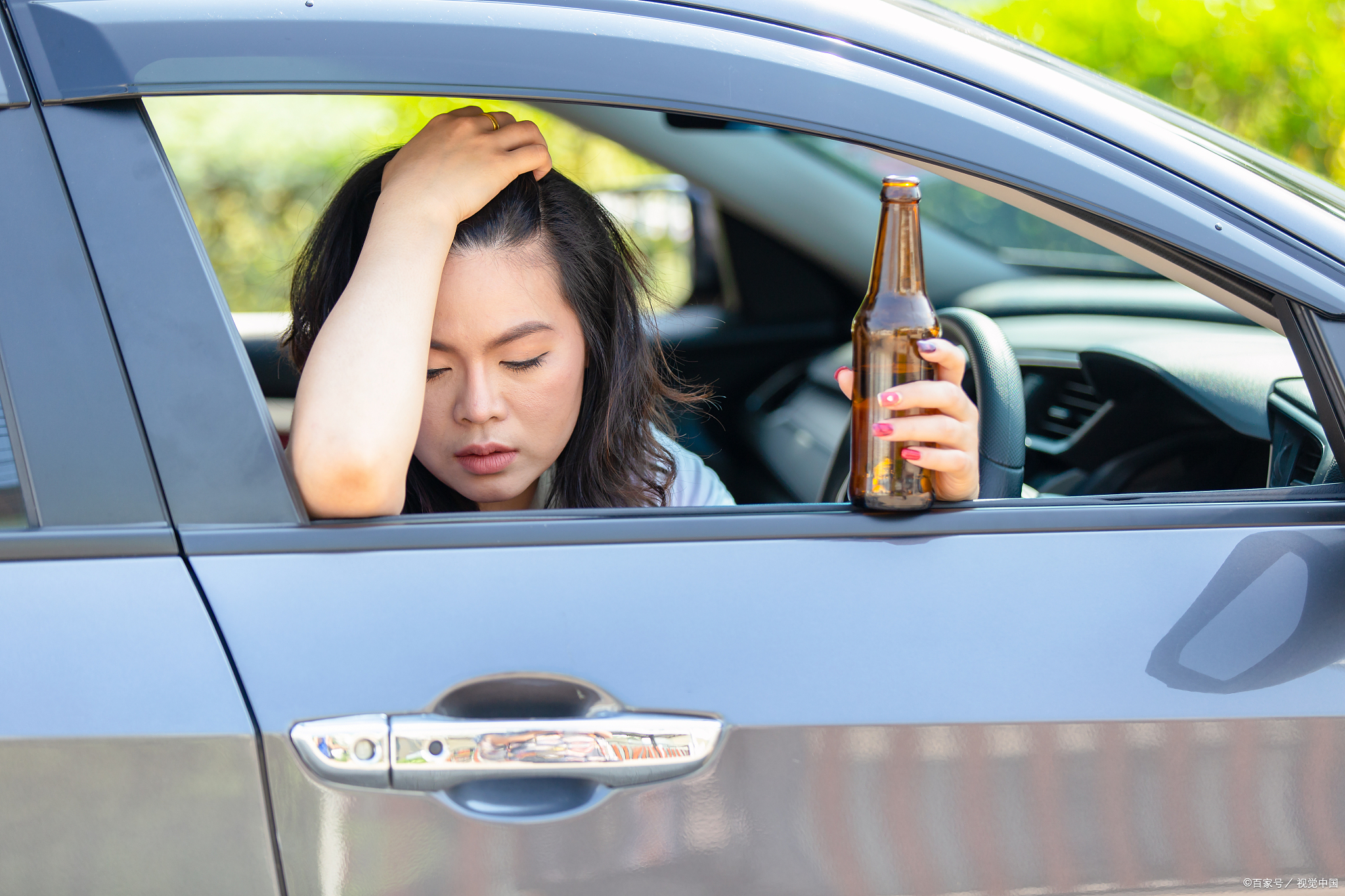只要他们一上车,只要车子一动,他们就准难受,准晕车