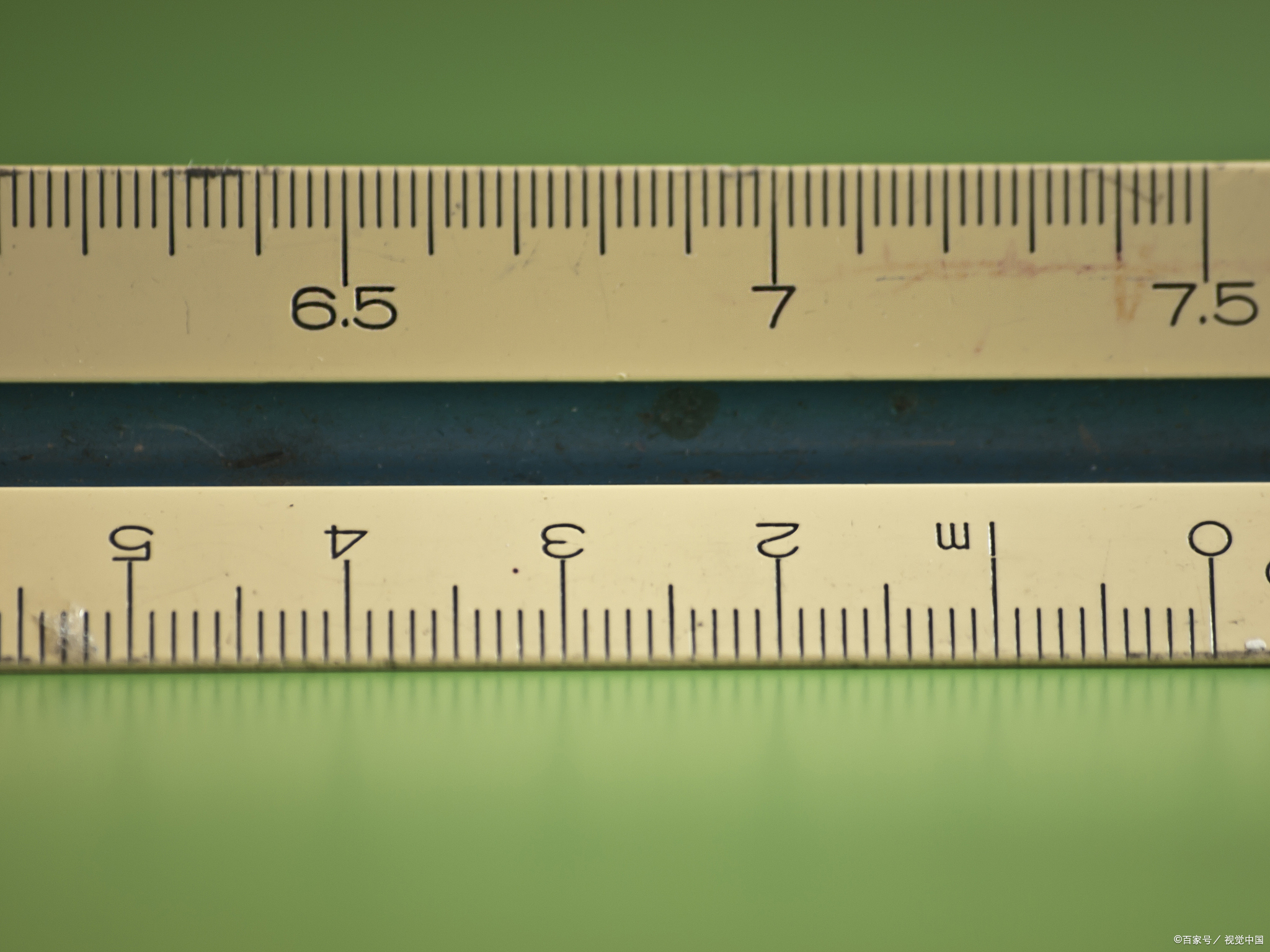 厘米和寸的换算方法 厘米和寸是两种不同的长度单位,它们之间的换算