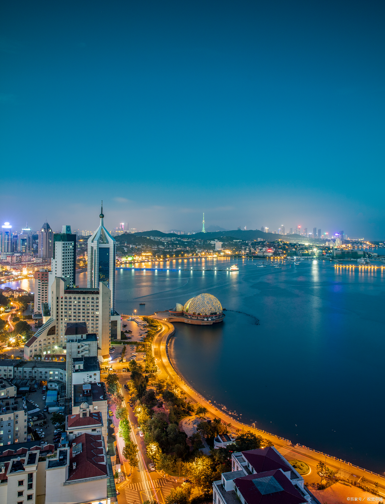 青岛,这座美丽的海滨城市,以其独特的欧式建筑,迷人的海岸线以及丰富
