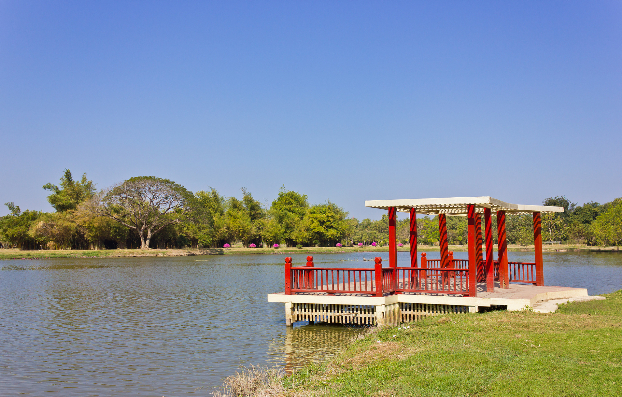 辽宁大连有一座公园,原名东海公园,现改名为海之韵公园.