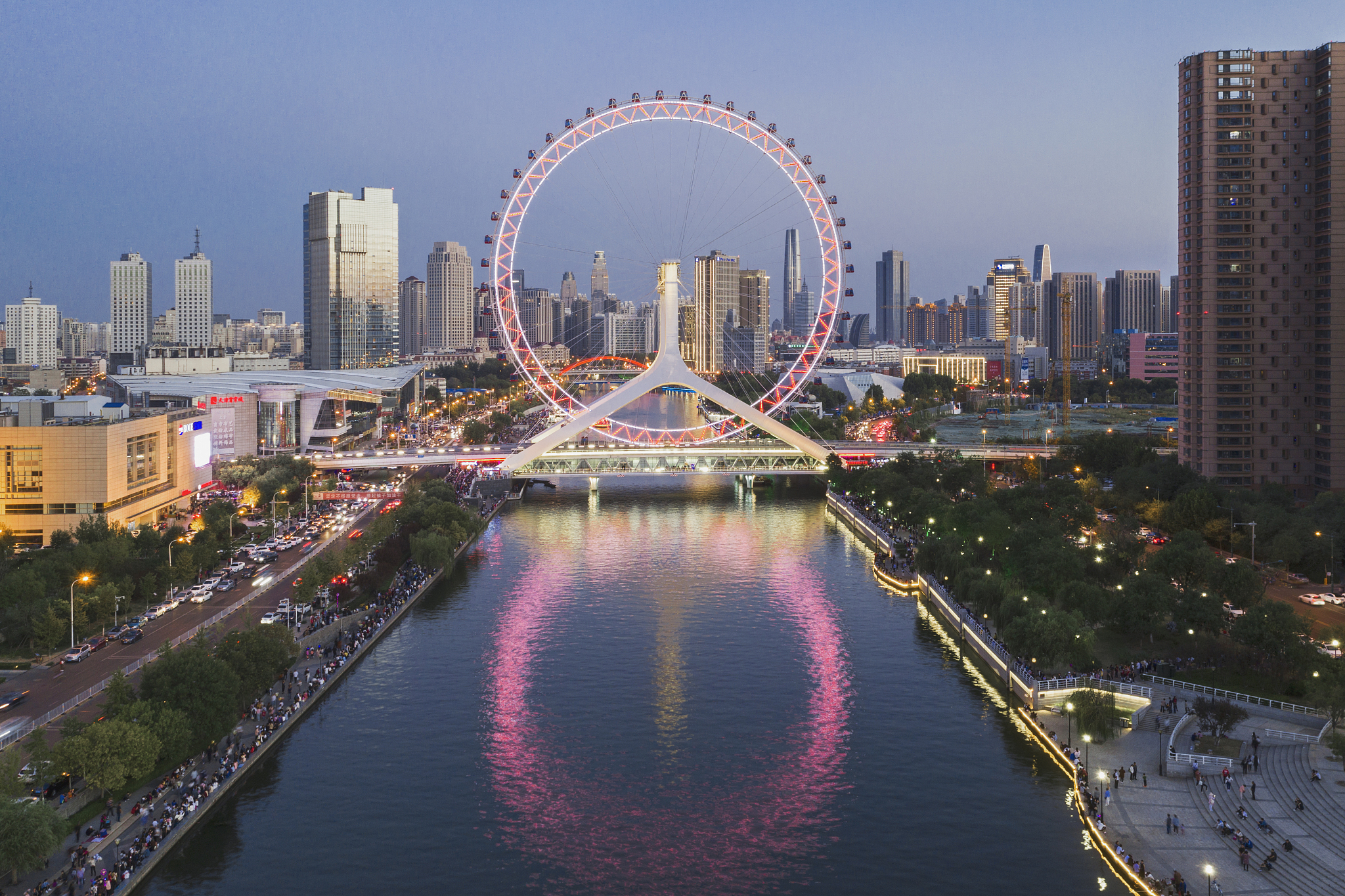 天津之眼,摩天轮上的浪漫,俯瞰城市夜景