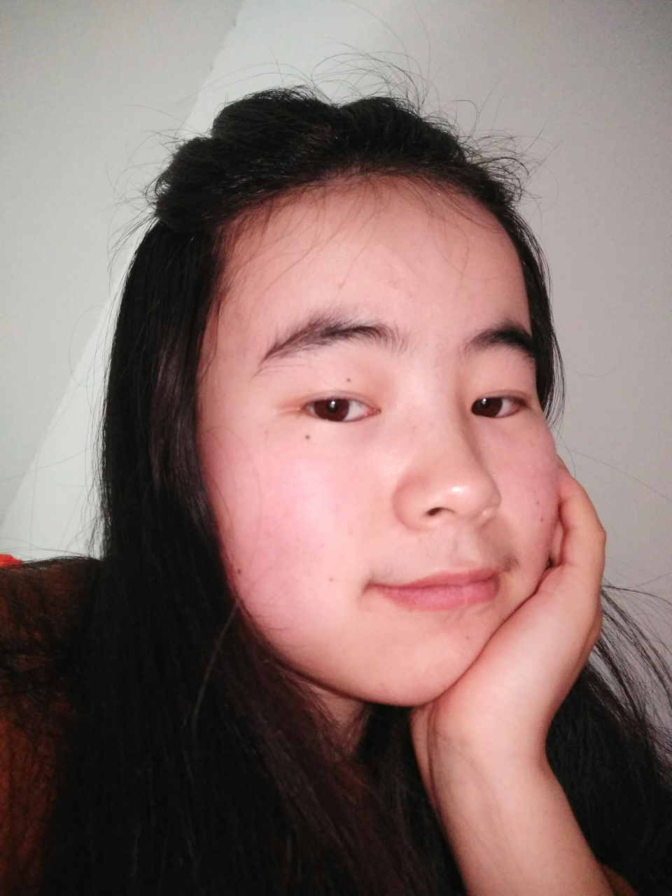 男生认为丑女的特征包括不注意个人卫生,穿着不得体,面容憔悴,身材