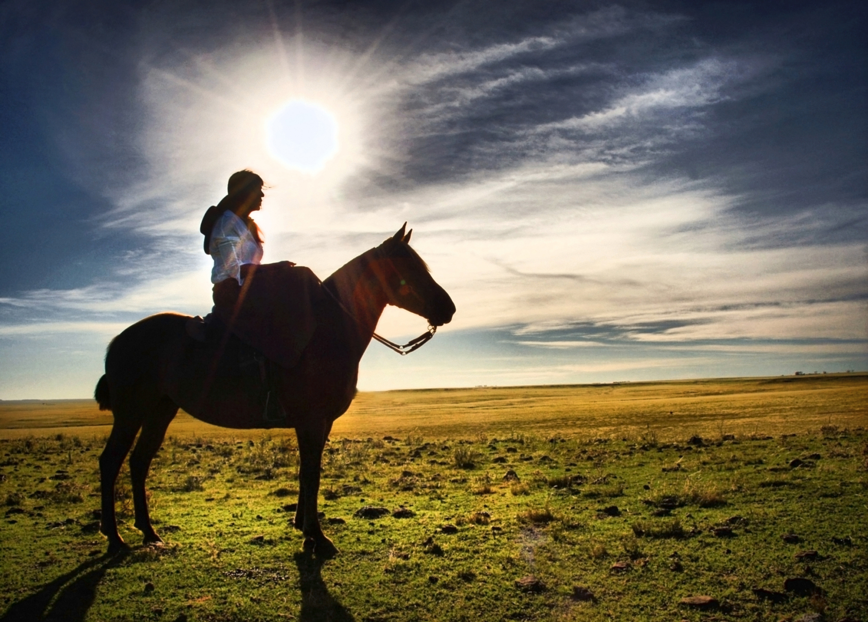 我和草原有个约定,去内蒙古骑马喝酒走四方  我和草原有个约定,那是在