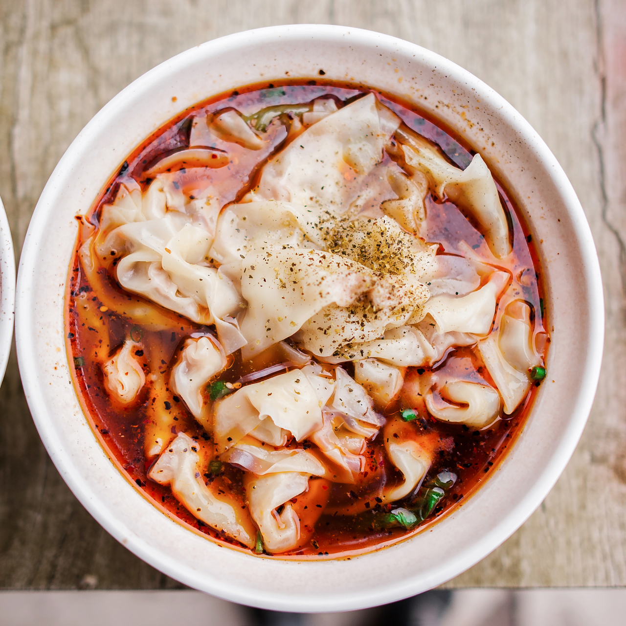 腊汁肉揪面片是陕西关中地区的特色小吃,源于一个村庄的偶然发现.