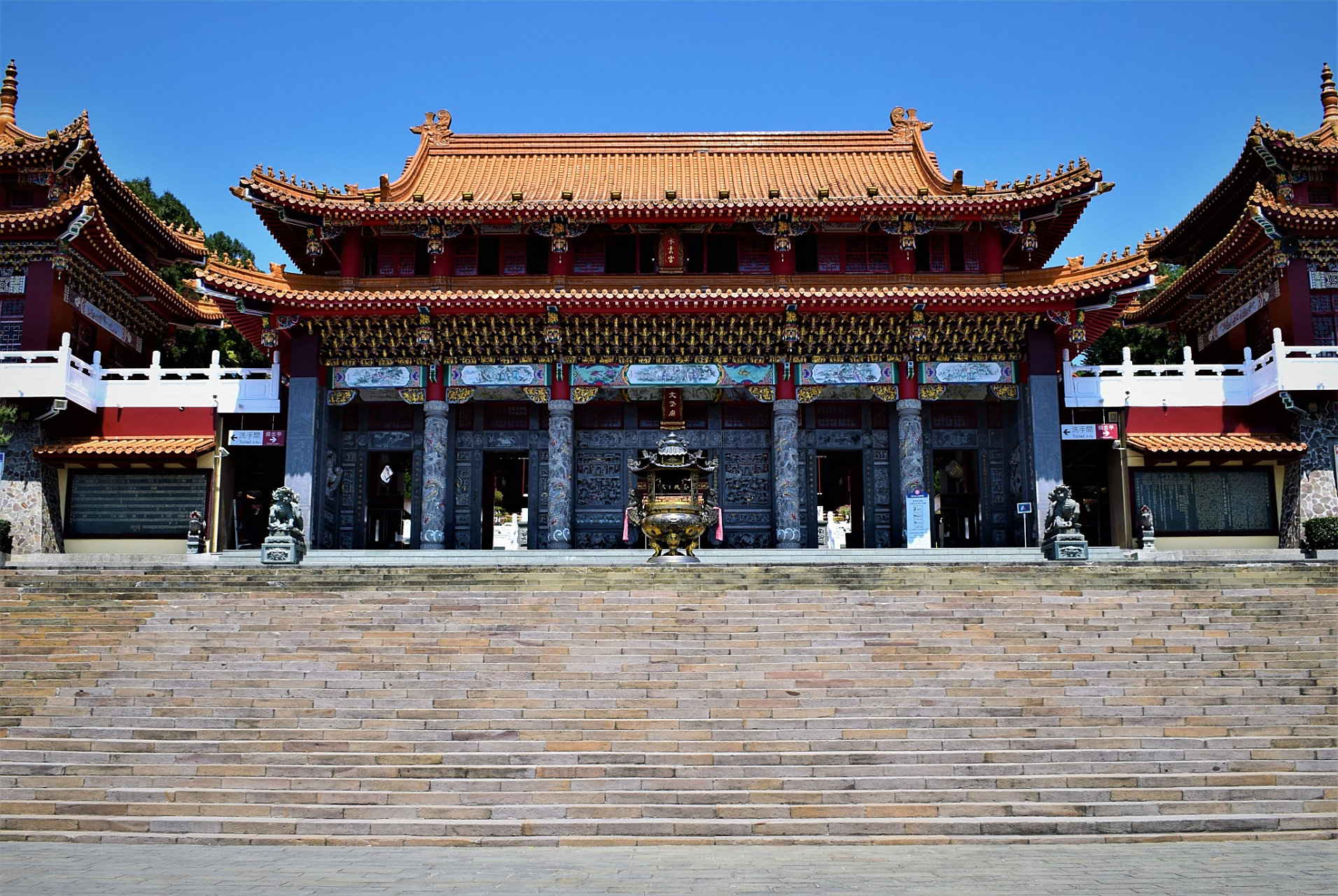 秋意在文笔峰上如诗如画,这座位于海南省定安县的山峰,成为了秋日里的