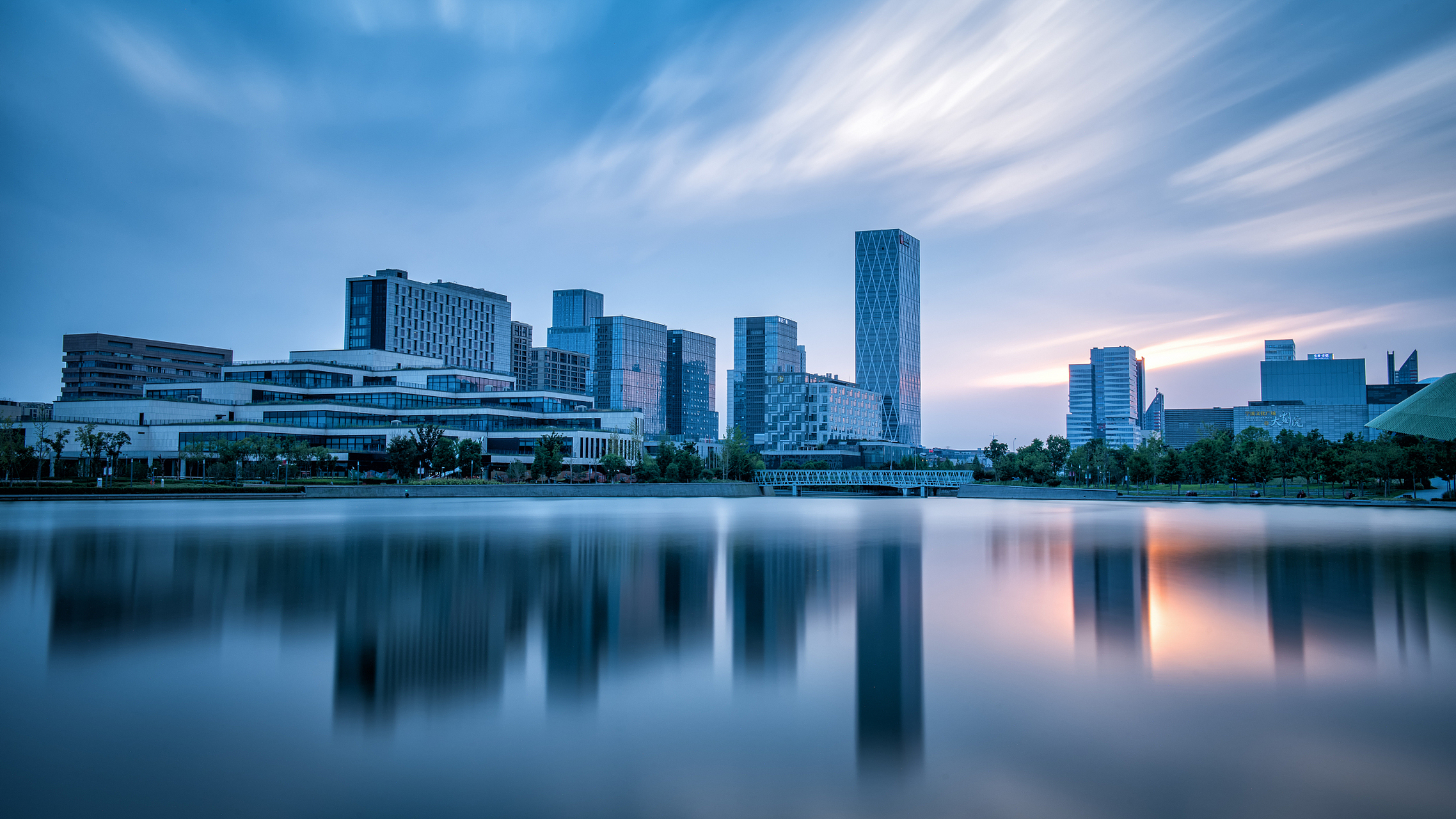 杭州未来科技城,曾是房地产热潮的代表之一,然而自2021年下半年起