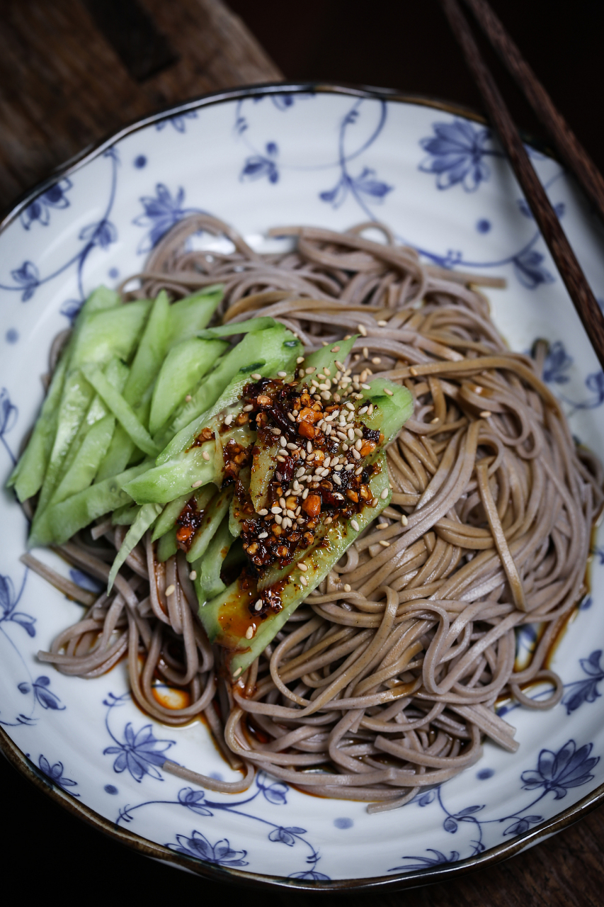 探秘北方面食三绝之一——陕西咸阳淳化荞面饸饹,金黄爽滑,清香可口!