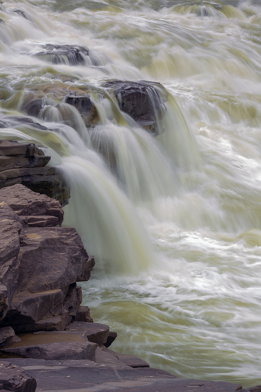 十大瀑布,玩水,这些地方才是认真的  一,西藏林芝 | 藏布巴东瀑布群