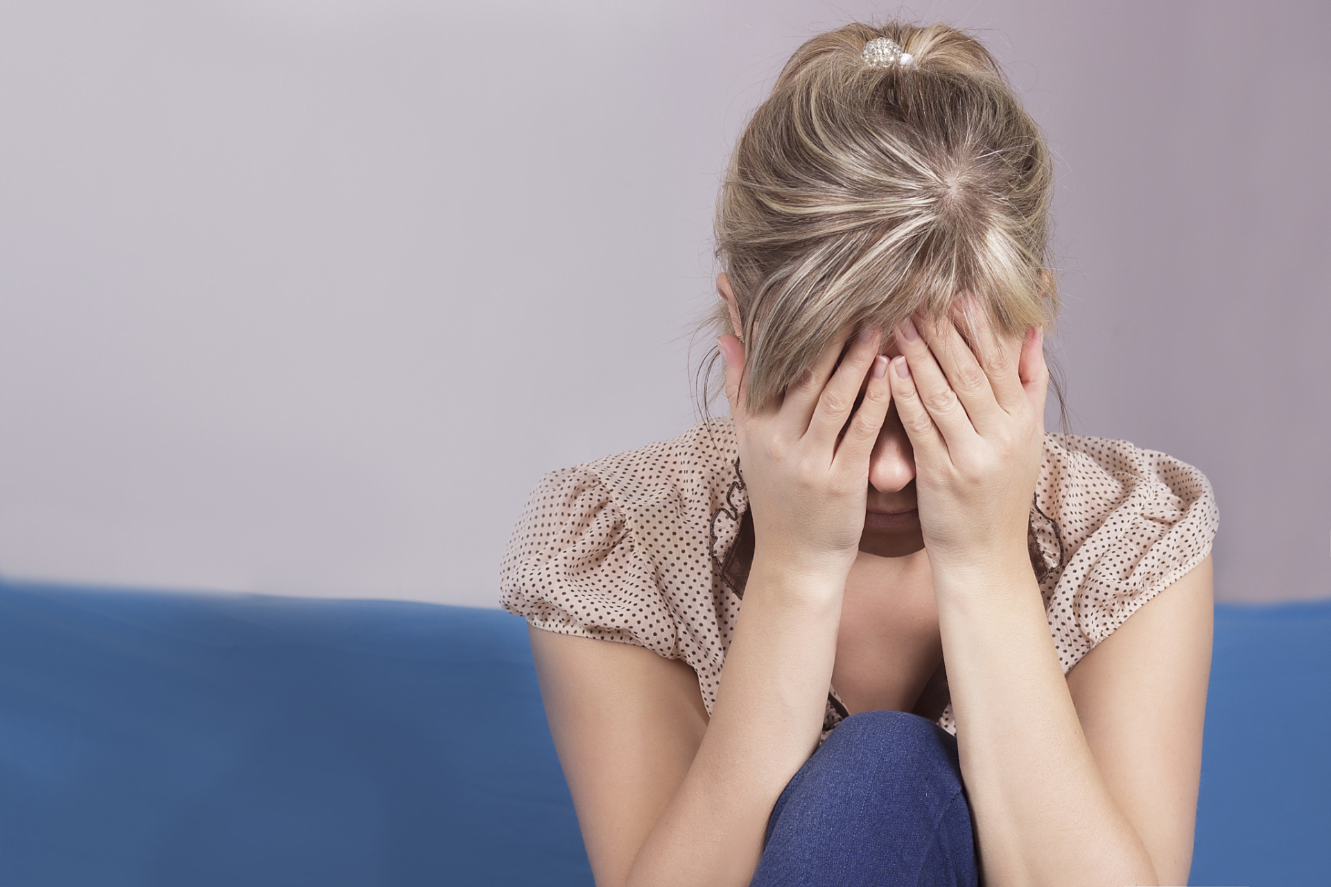 绽放女性之美#   女性情绪波动大的问题确实是一个复杂而普遍存在的