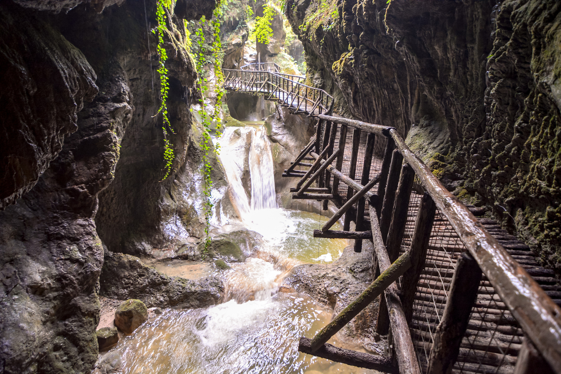 爱上杭州的千种理由# 在桐庐天子地风景旅游区,仿佛穿越时光,沐浴在