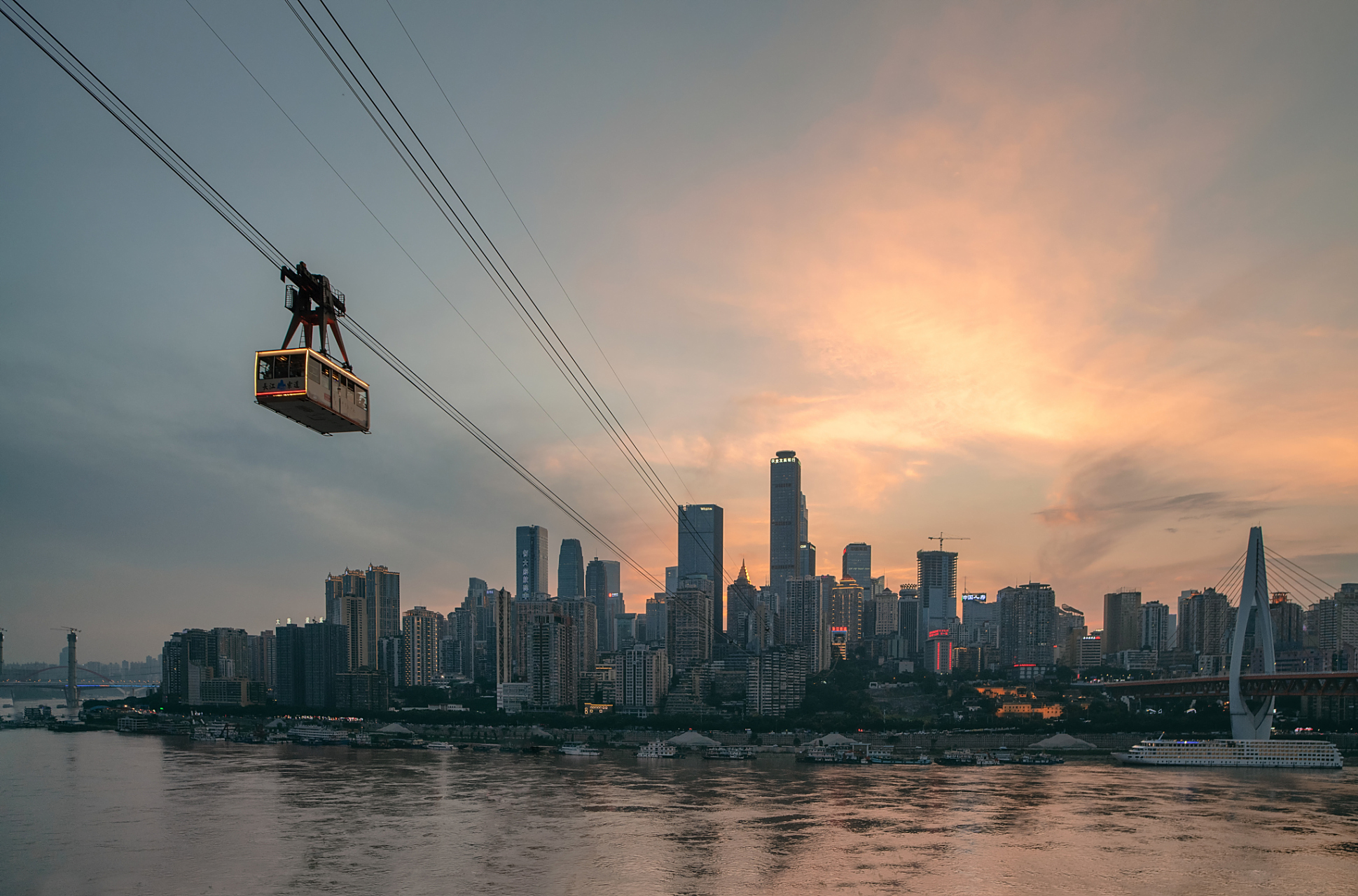 "山城之巅·重庆之眼"长江索道高空观景台,重庆摄影圈的网红打卡胜地!