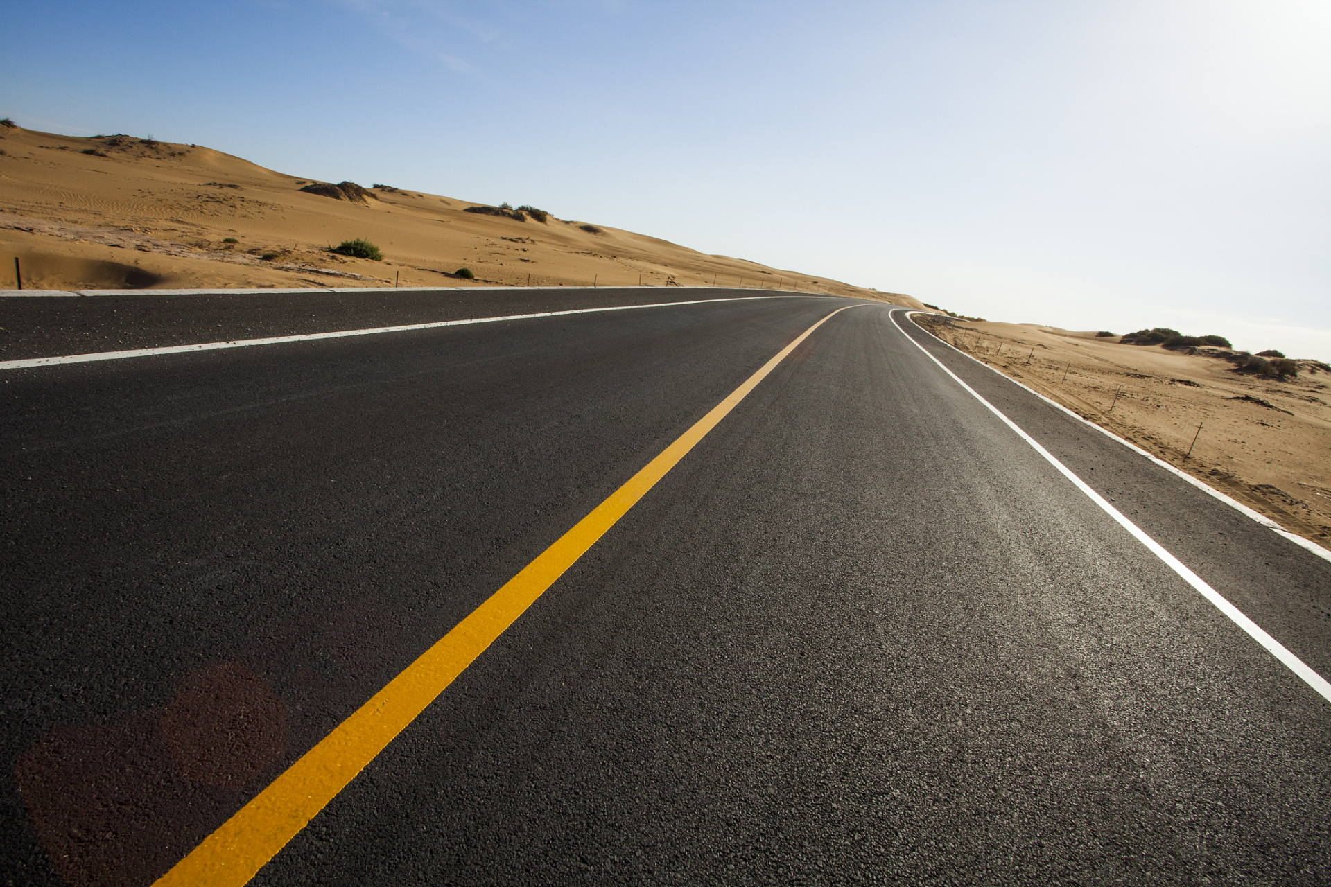 世界上唯一可以不劳而获的就是贫穷, 唯一可以无中生有的是梦想.