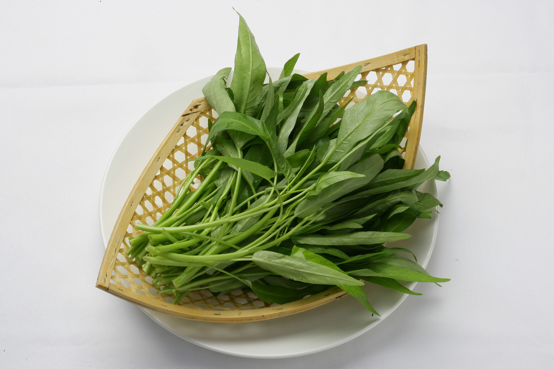 热点引擎计划# 吃空心菜,这一看似平凡无奇的绿色蔬菜,实则蕴藏着