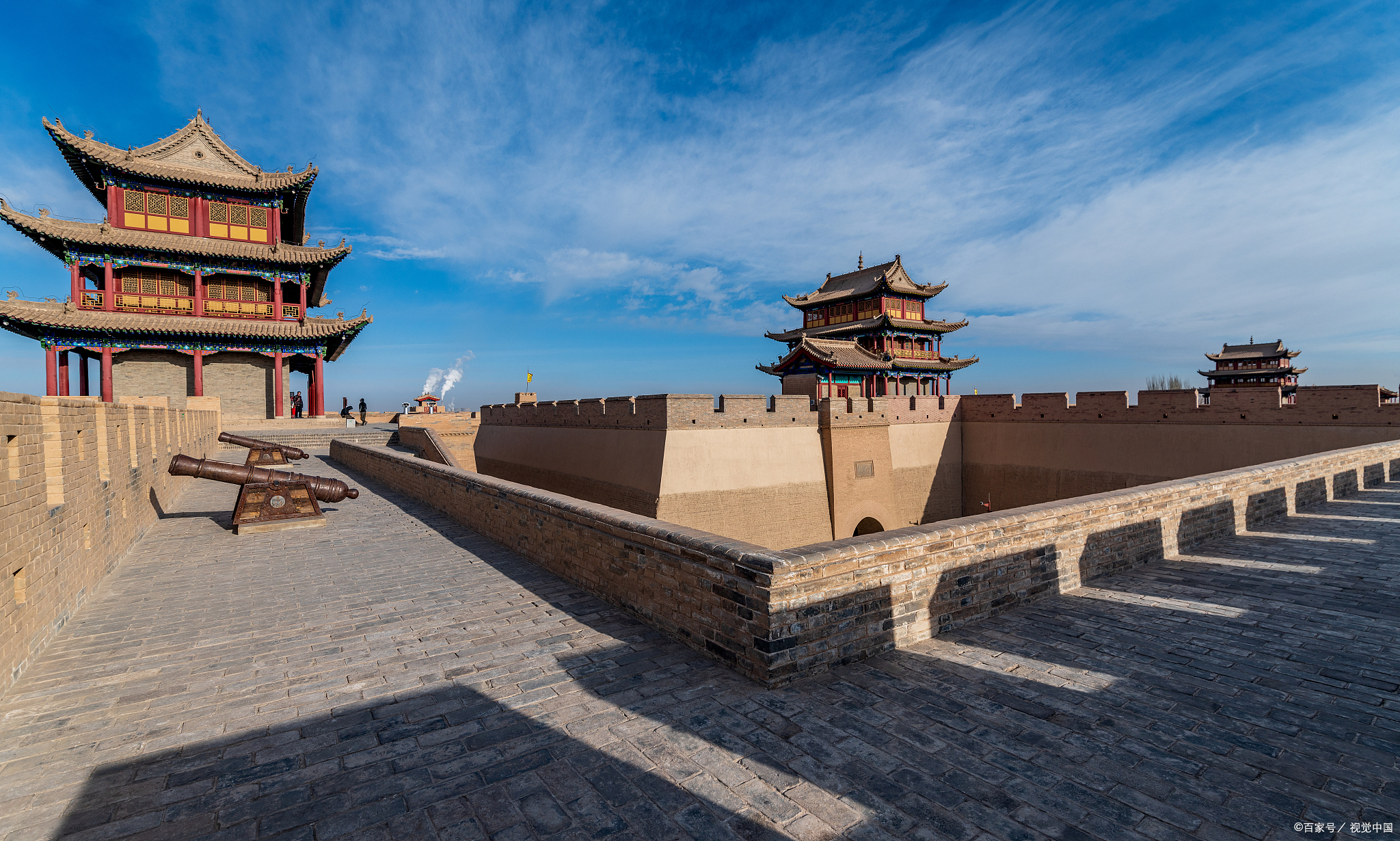 嘉峪关是位于甘肃省西部的一个历史名城,也是中国重要的旅游景点之一