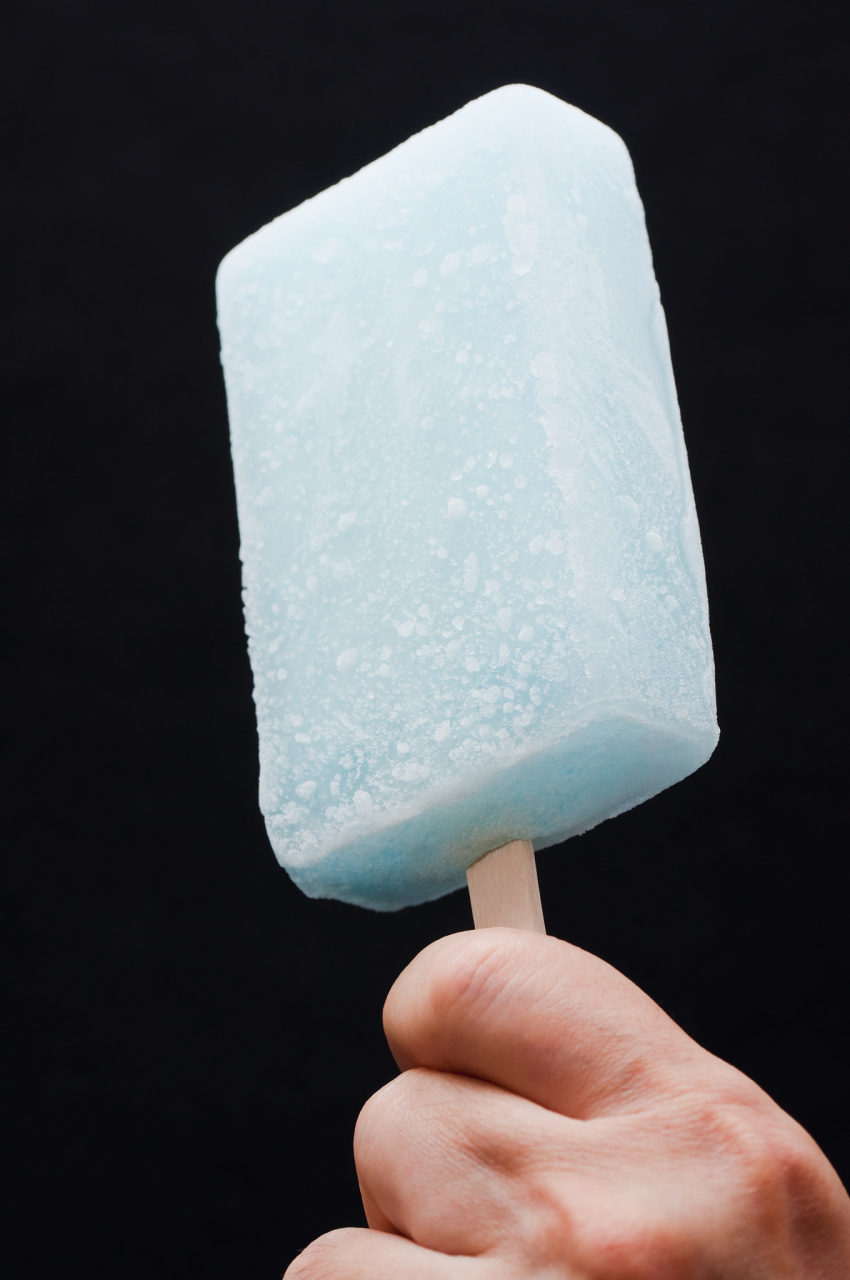 夏天的盐水棒冰,穿越时空的童年记忆  随着气温的升高