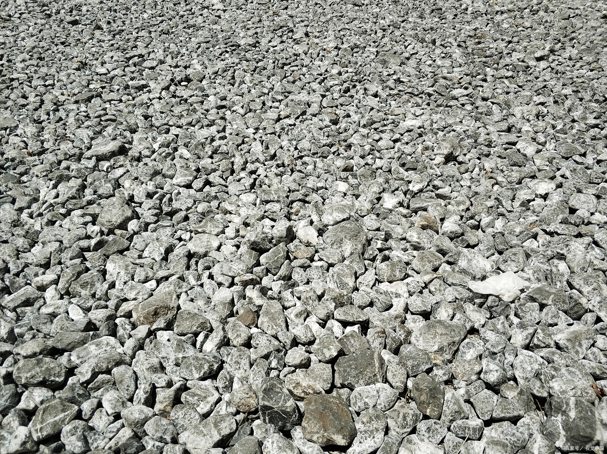 石灰粉煤灰稳定砂砾基层