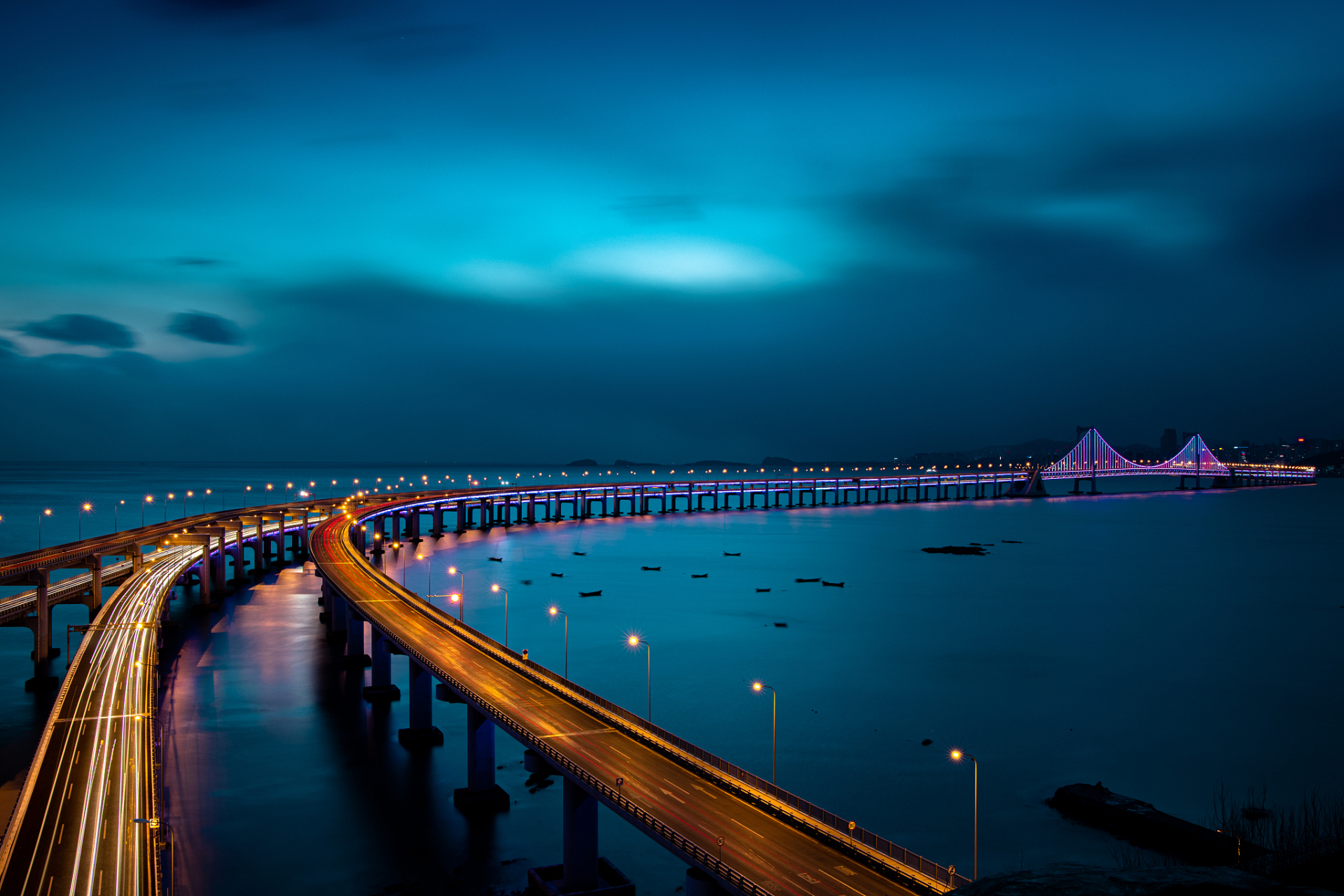 优质动态创作营# #百家说动态# 大连南部滨海大道跨海大桥,是一座极