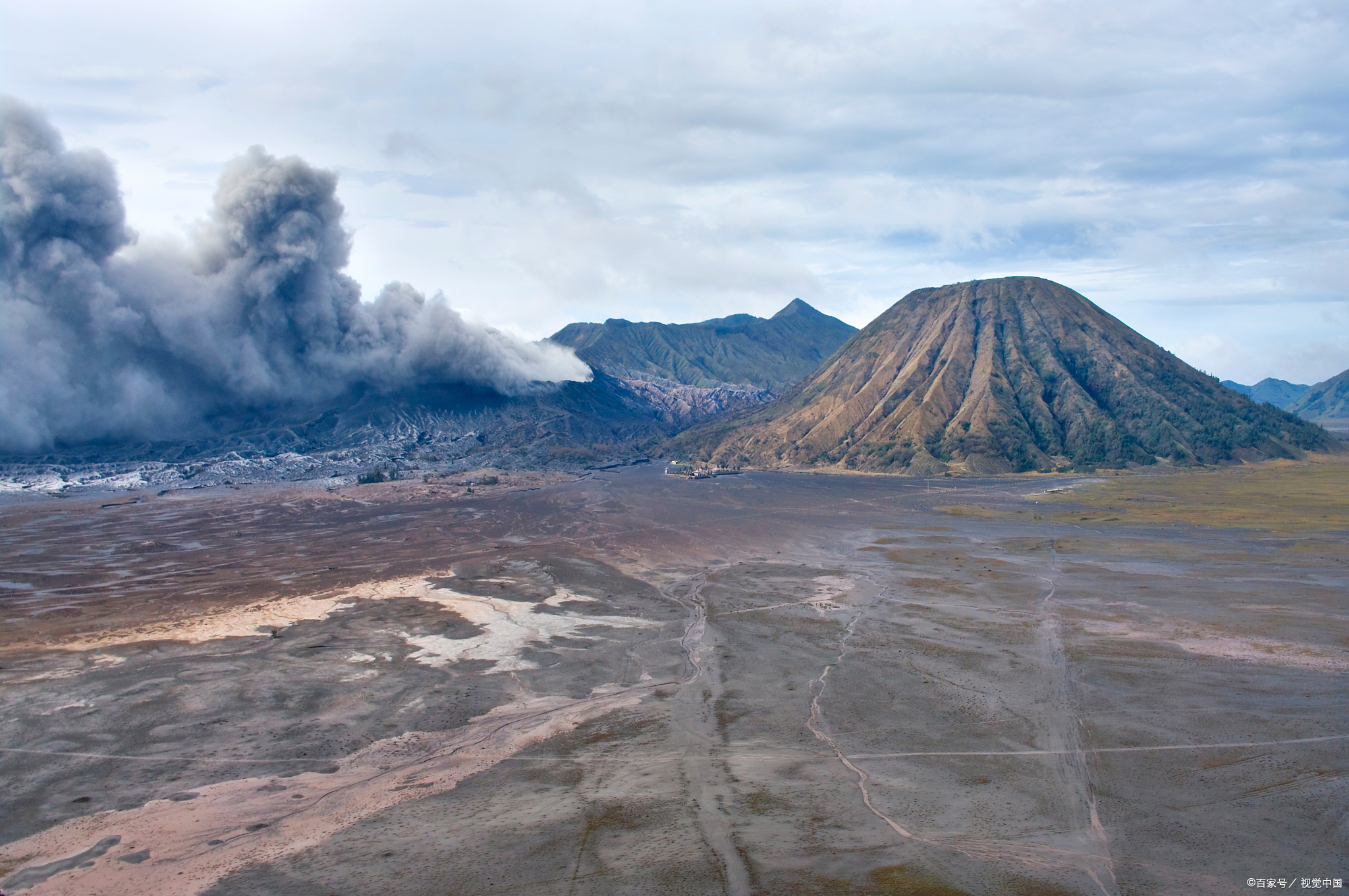 戈列雷火山图片