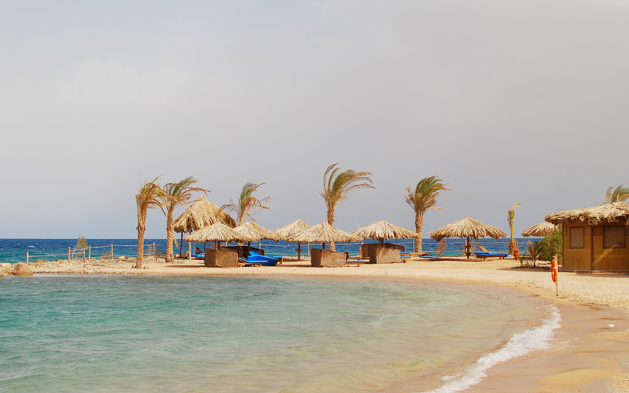 海南省的日月岛是集旅游,观光,休闲,娱乐等多种功能于一体的综合性