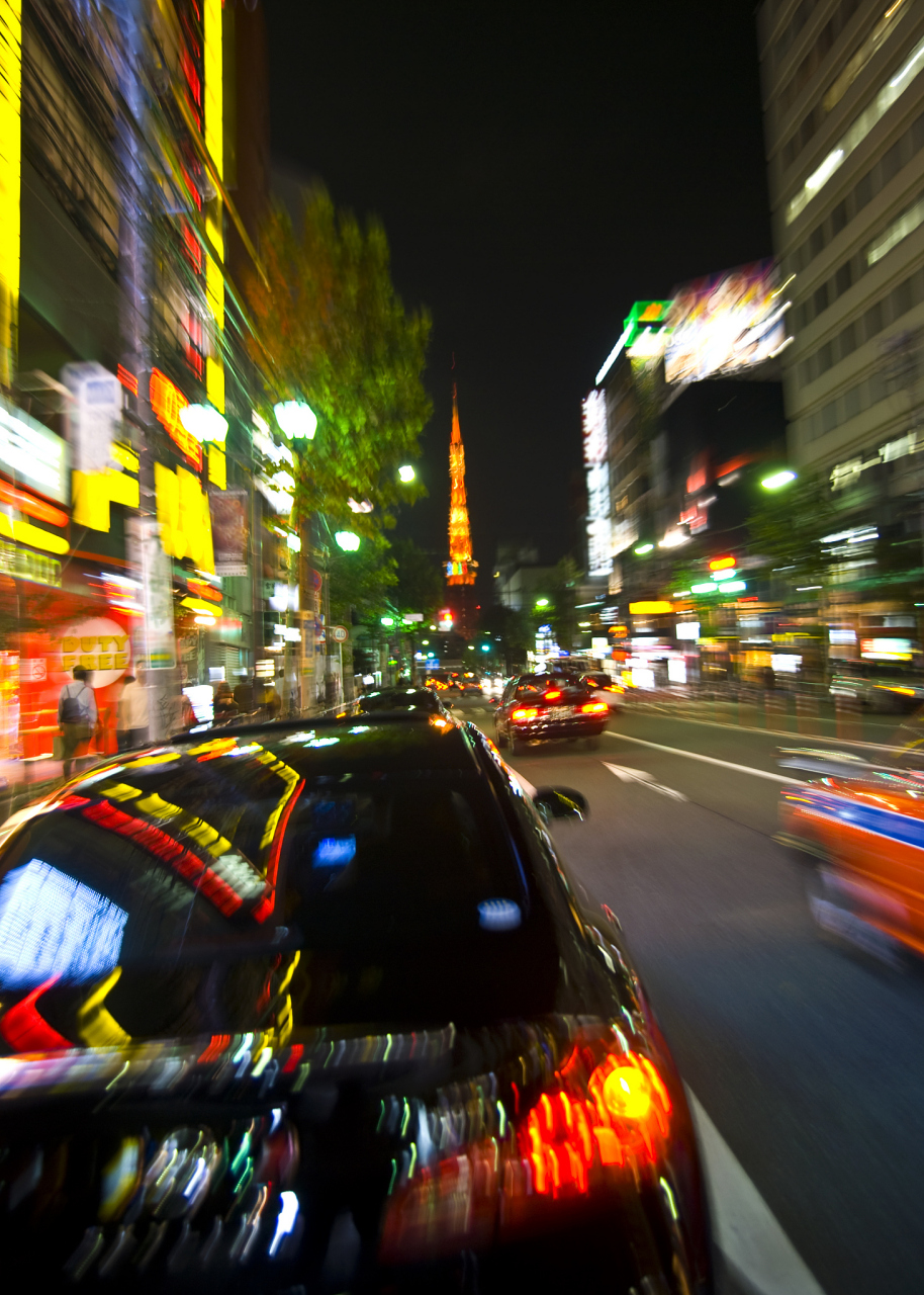 然后我婆家这边隔壁家的二嫂,看我开车接送孩子,她也要求老公给她