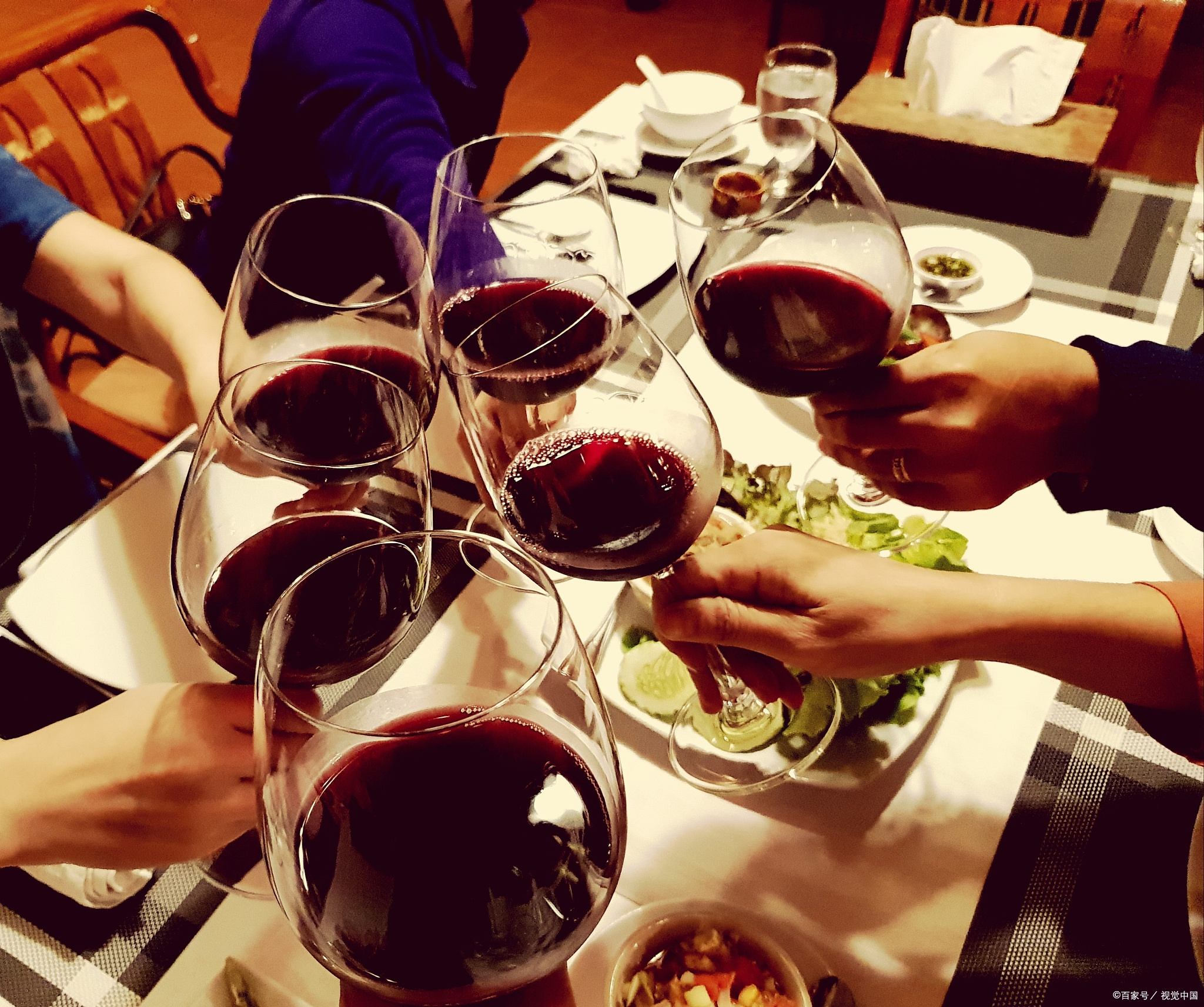 酒后十大识人术: 一,酒后去洗浴的男人,人品差 二