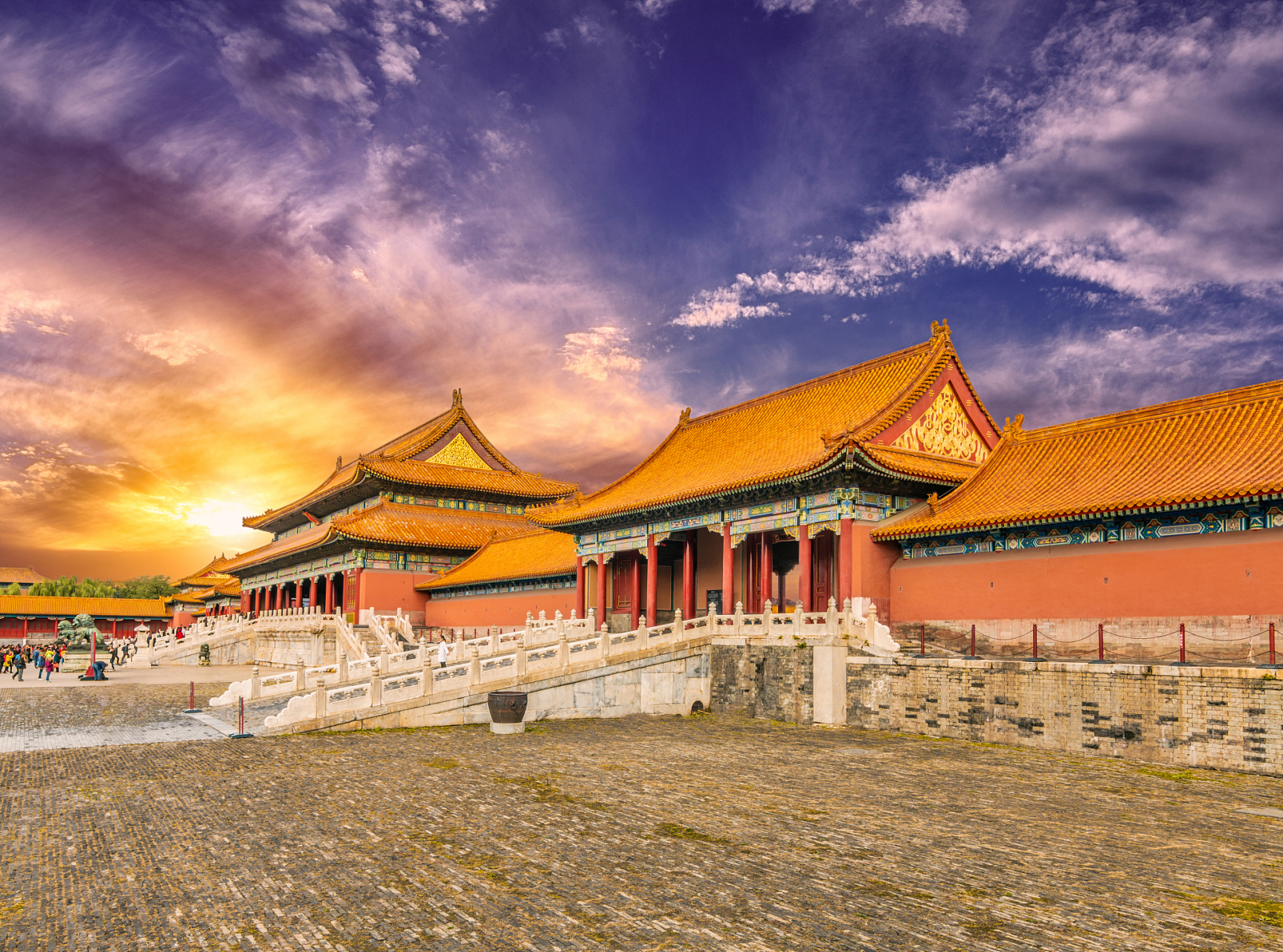 故宫是一个历史悠久,文化底蕴深厚的博物馆,也是北京最著名的旅游景点