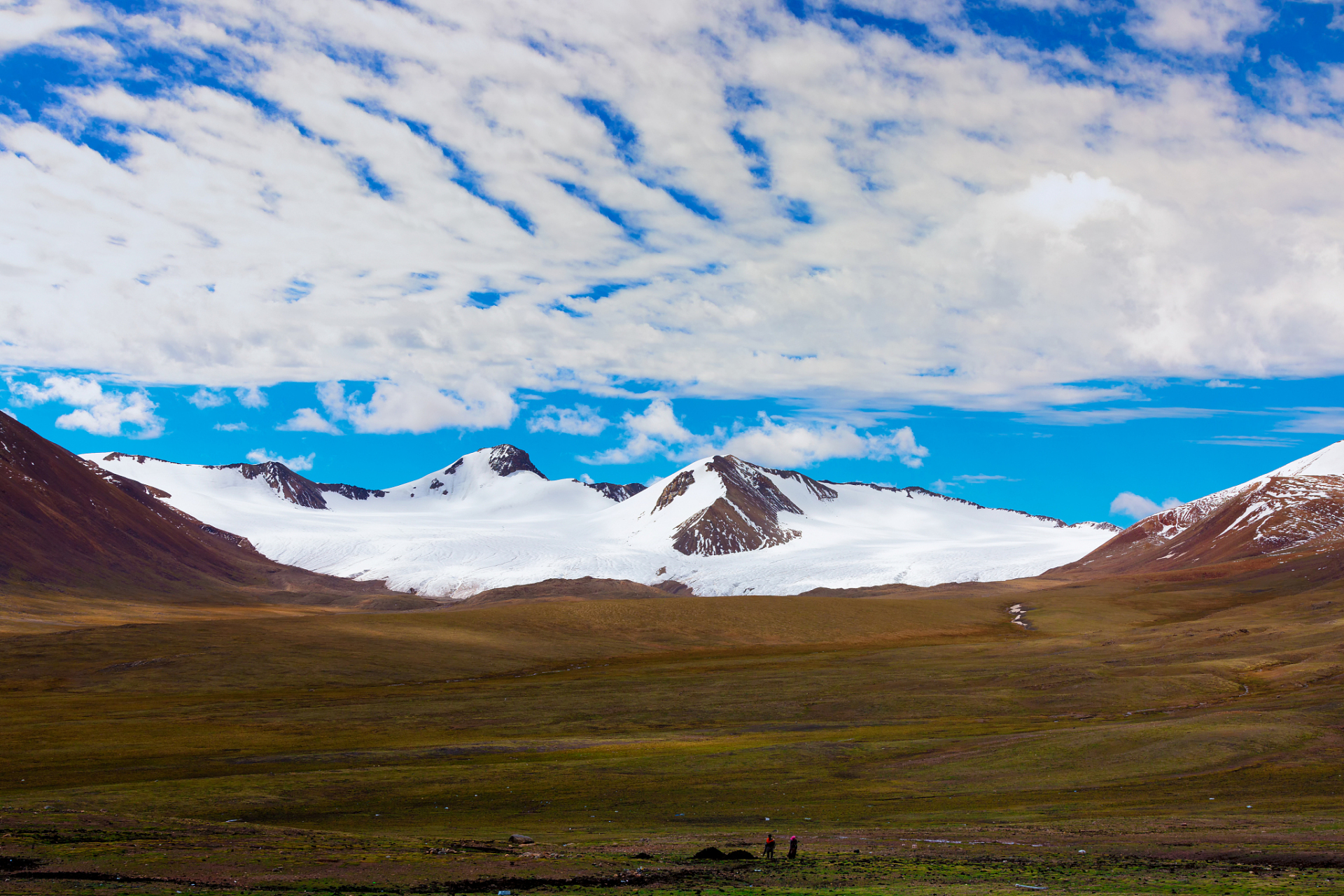 摘要:  念青唐古拉山和唐古拉山虽同属青藏高原山脉,但在地理位置