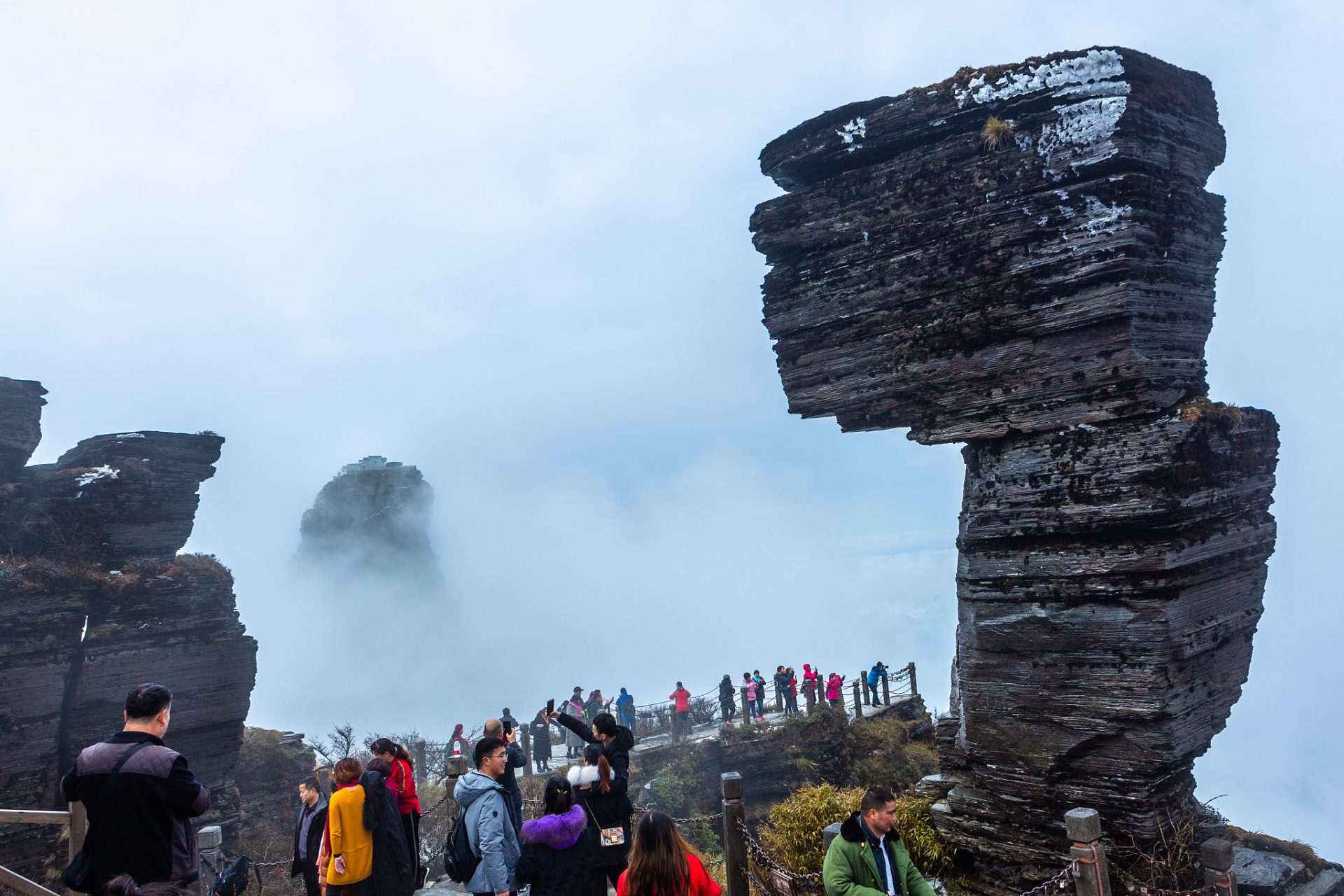 镜头里的春天# 春游铜仁梵净山,位于贵州省的东南部,素有"贵州屋构"