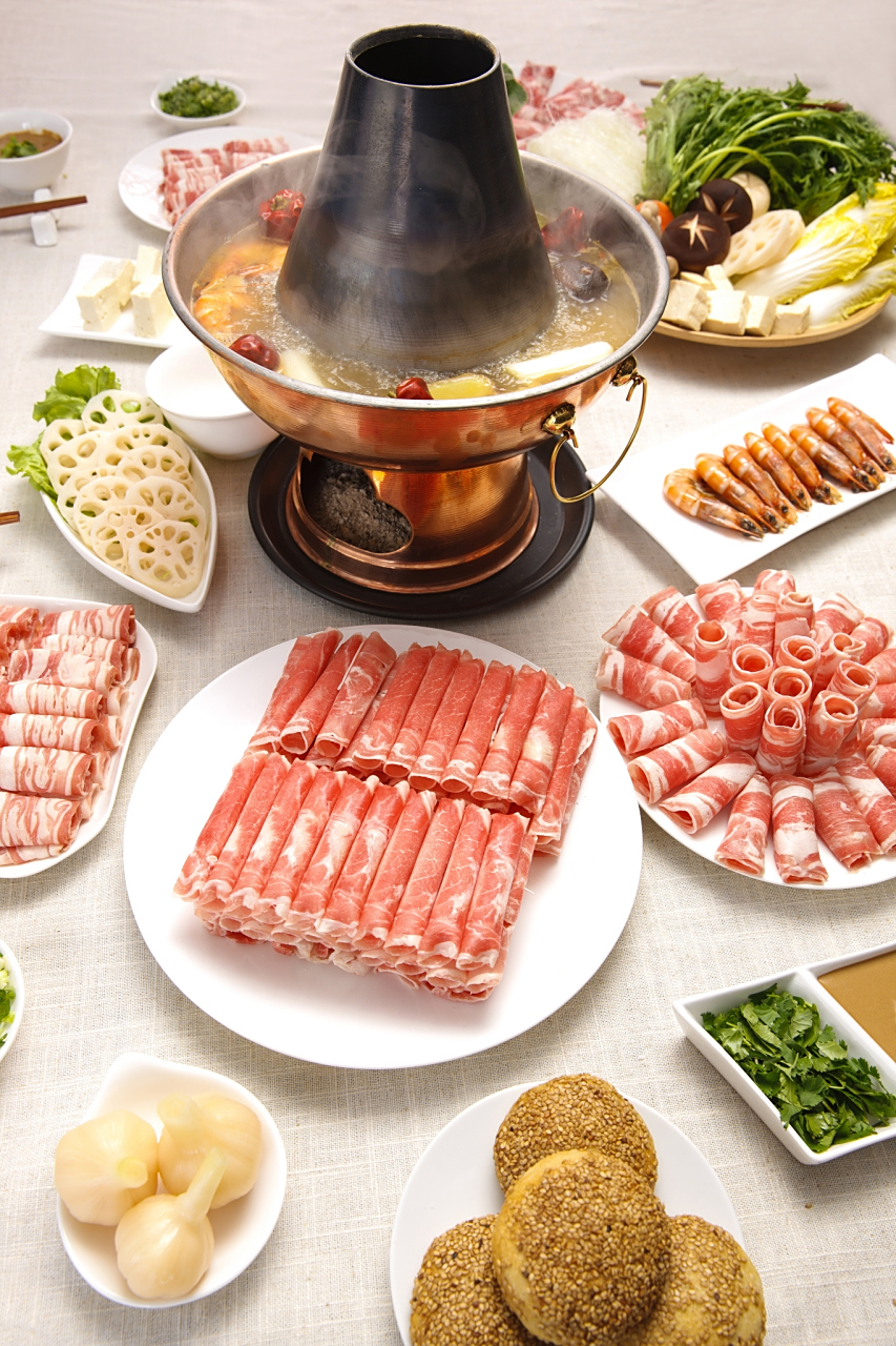 五千年食光# 涮羊肉在内蒙古地区有着悠久的历史,与川渝火锅有所餐