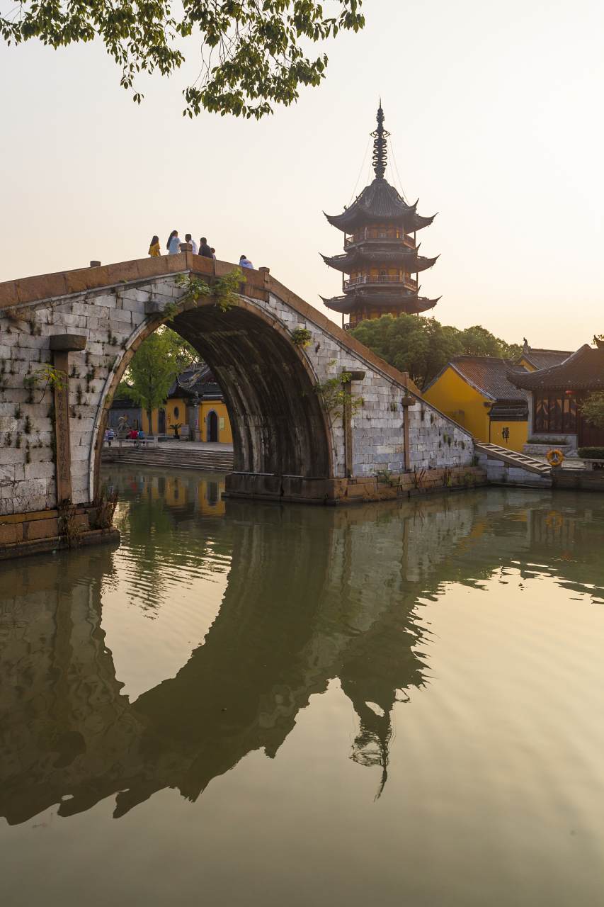 江苏靖江旅游景点有哪些?今天带你领略靖江的美景.  靖江是江苏省的一