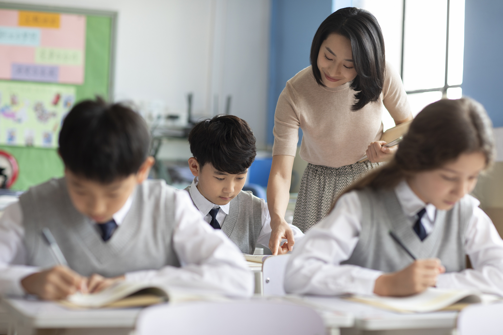 我深知课堂知识点的重要性,但同样也不能忽视课堂环境对学生学习的