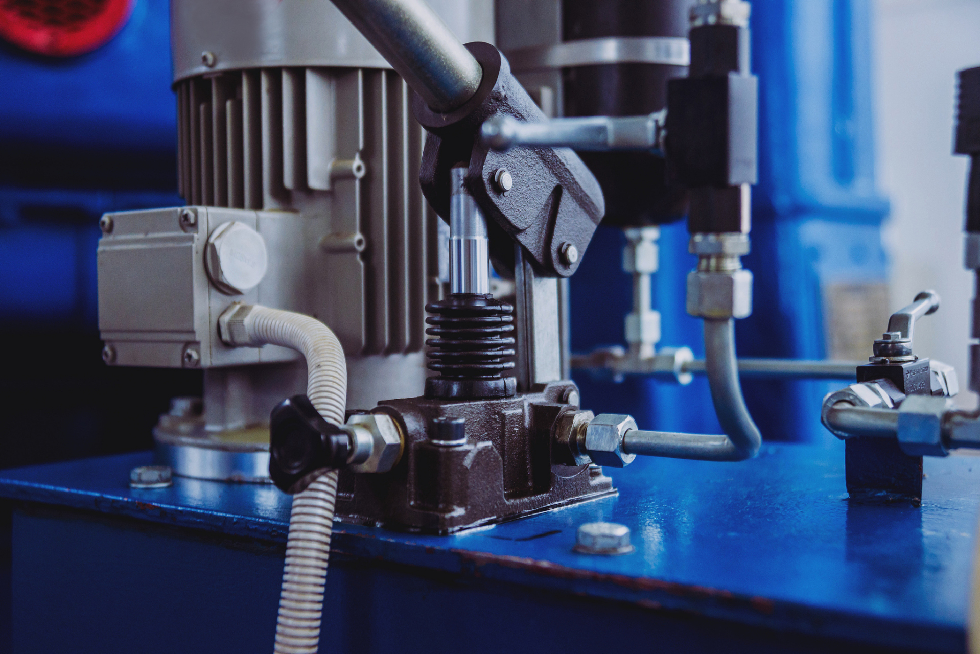 06液压传动与气压传动的共性有哪些?