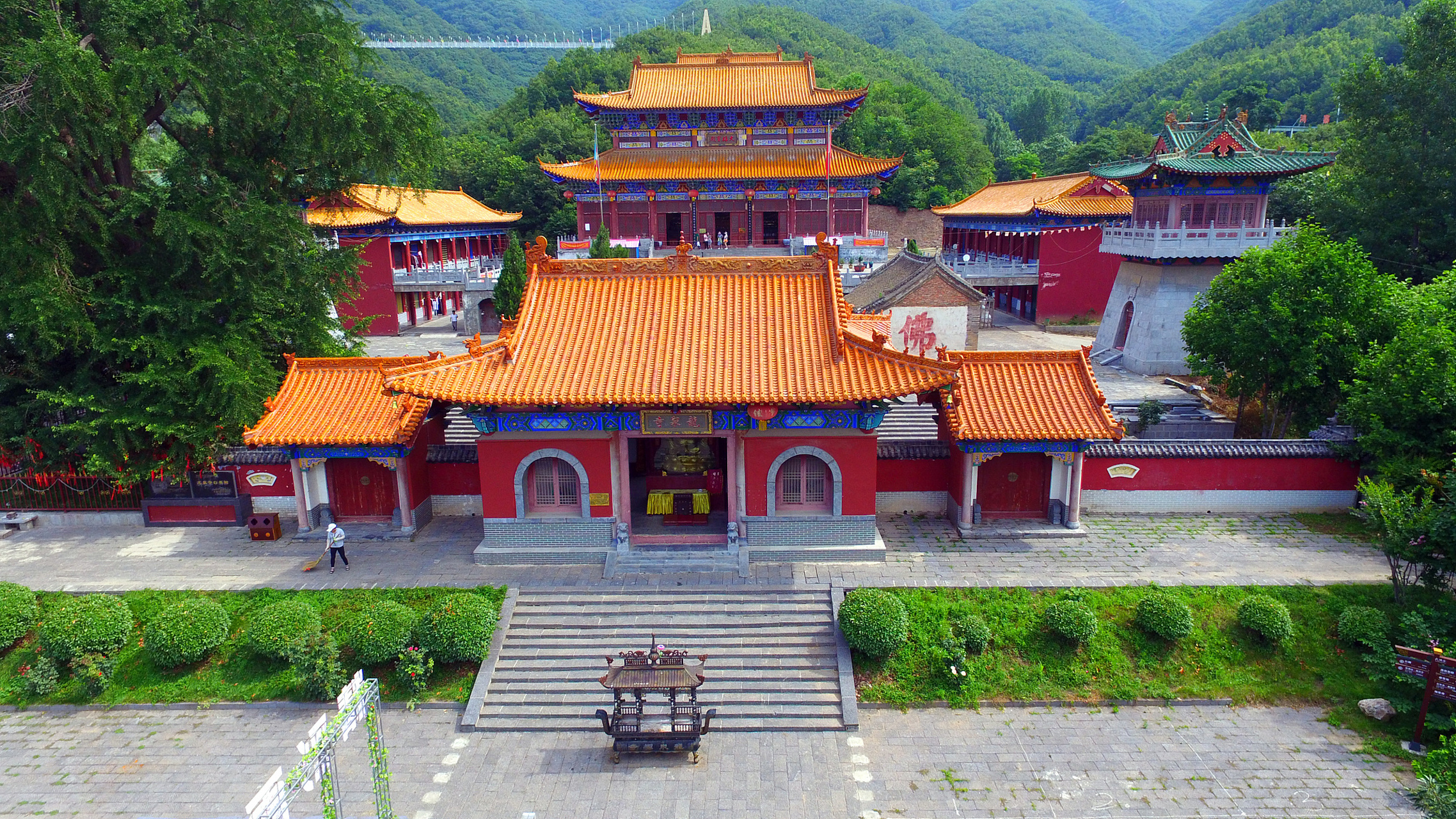 本溪观音山静修禅寺位于本溪满族自治县,是一座宁静的寺庙.