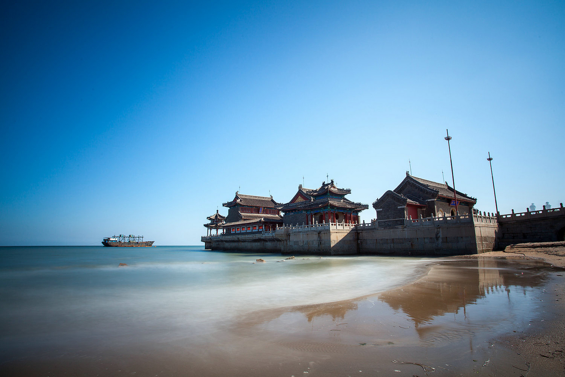 蓬莱八仙渡景区融合自然美景,历史文化与特色活动,是探访中国文化和