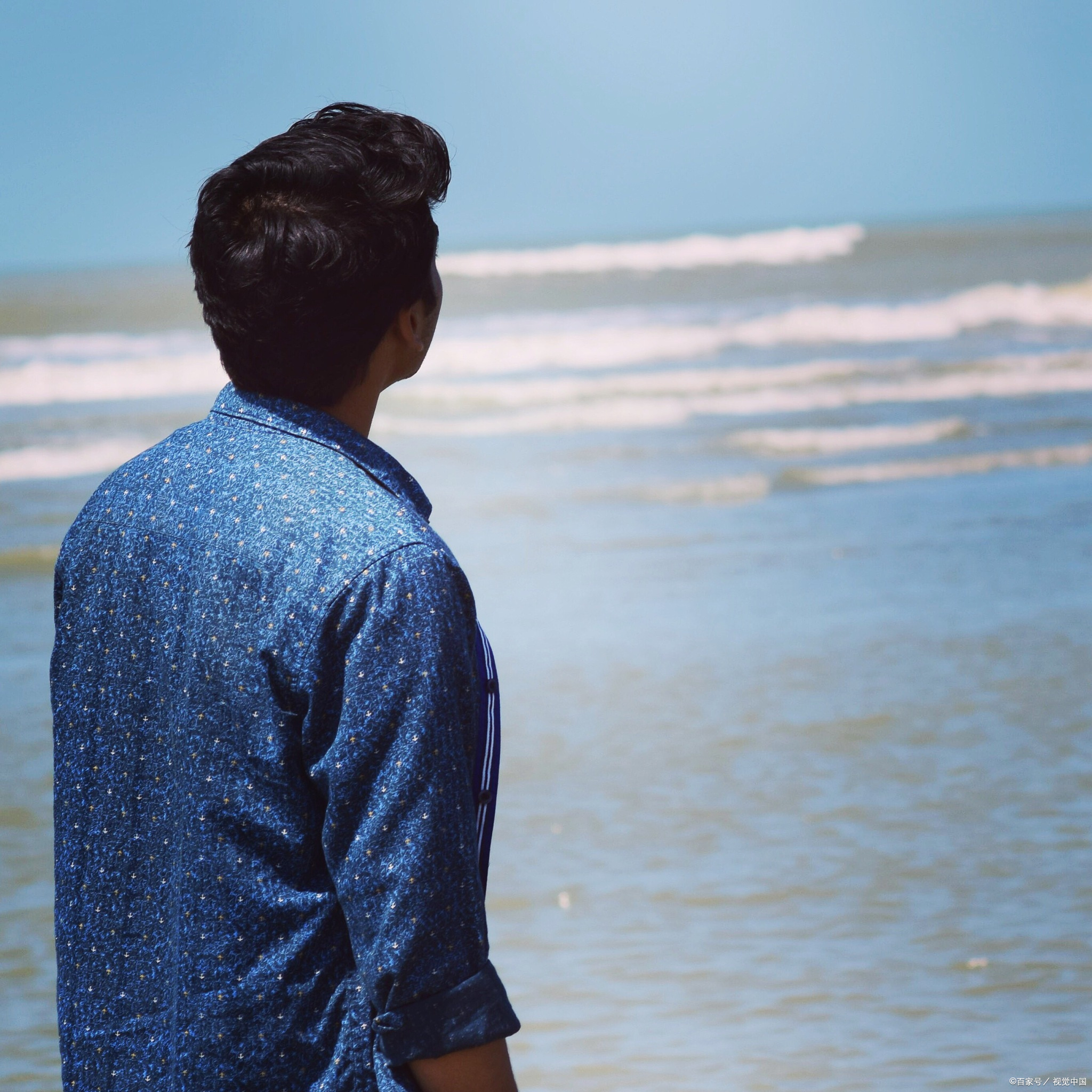 老公在家里没有地位,是因为挣不到钱,对老婆也没有主动的帮忙和理解