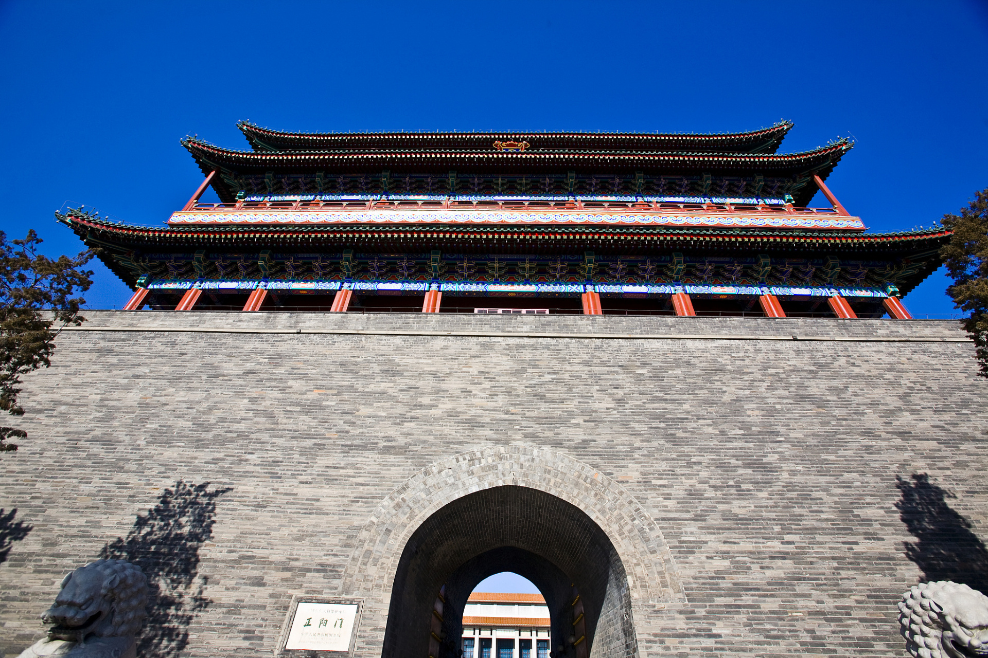 这座古城门是明代城市建设的重要组成部分,不仅具有古城风貌特色,还