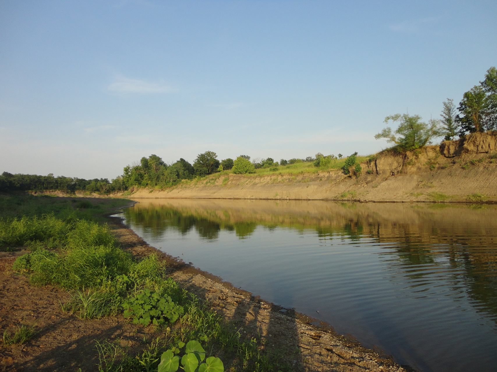 子牙河全长约200公里,流域面积约4000平方公里.