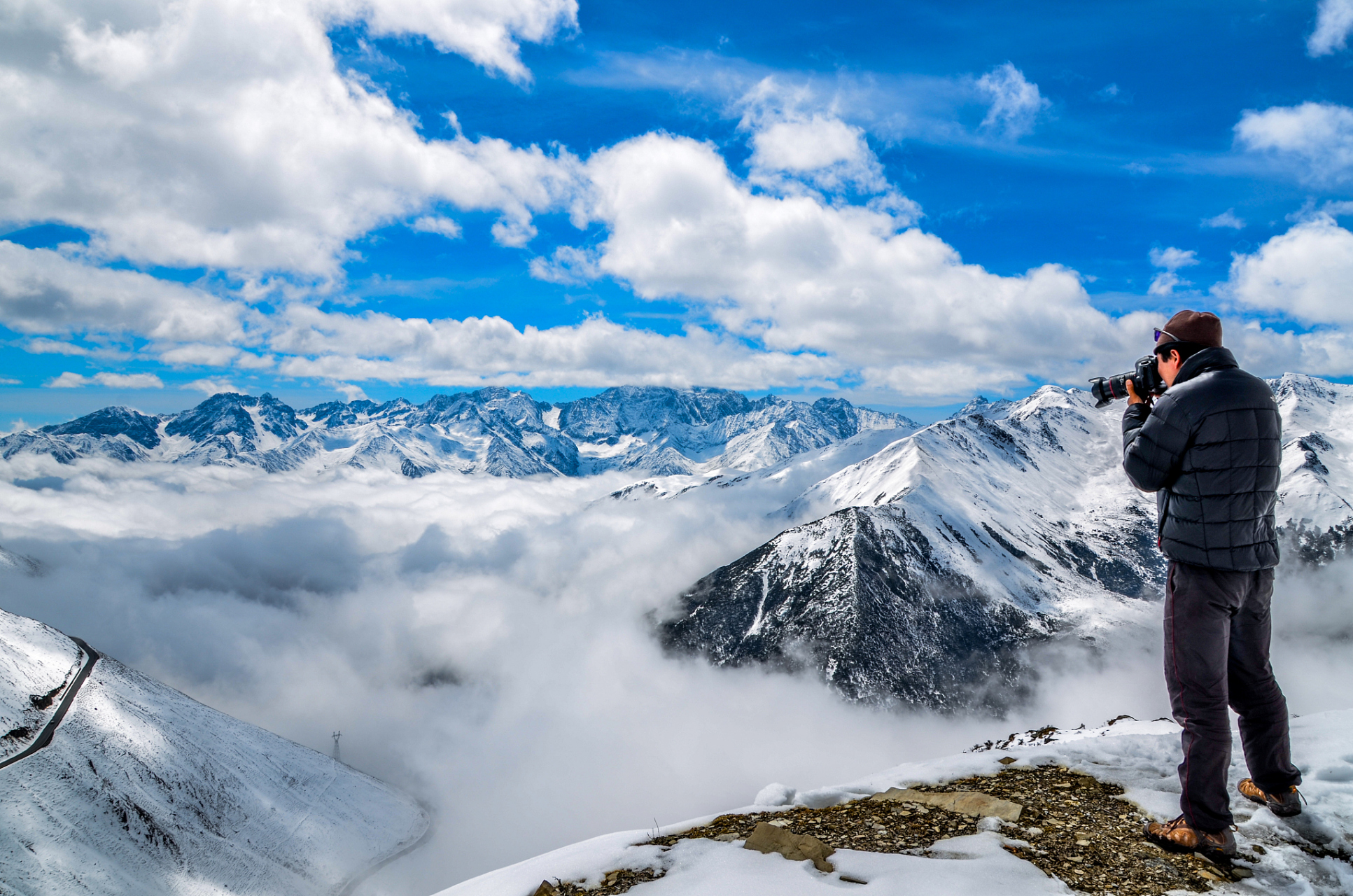 拍摄贡嘎雪山,以在牛背山拍摄为好.