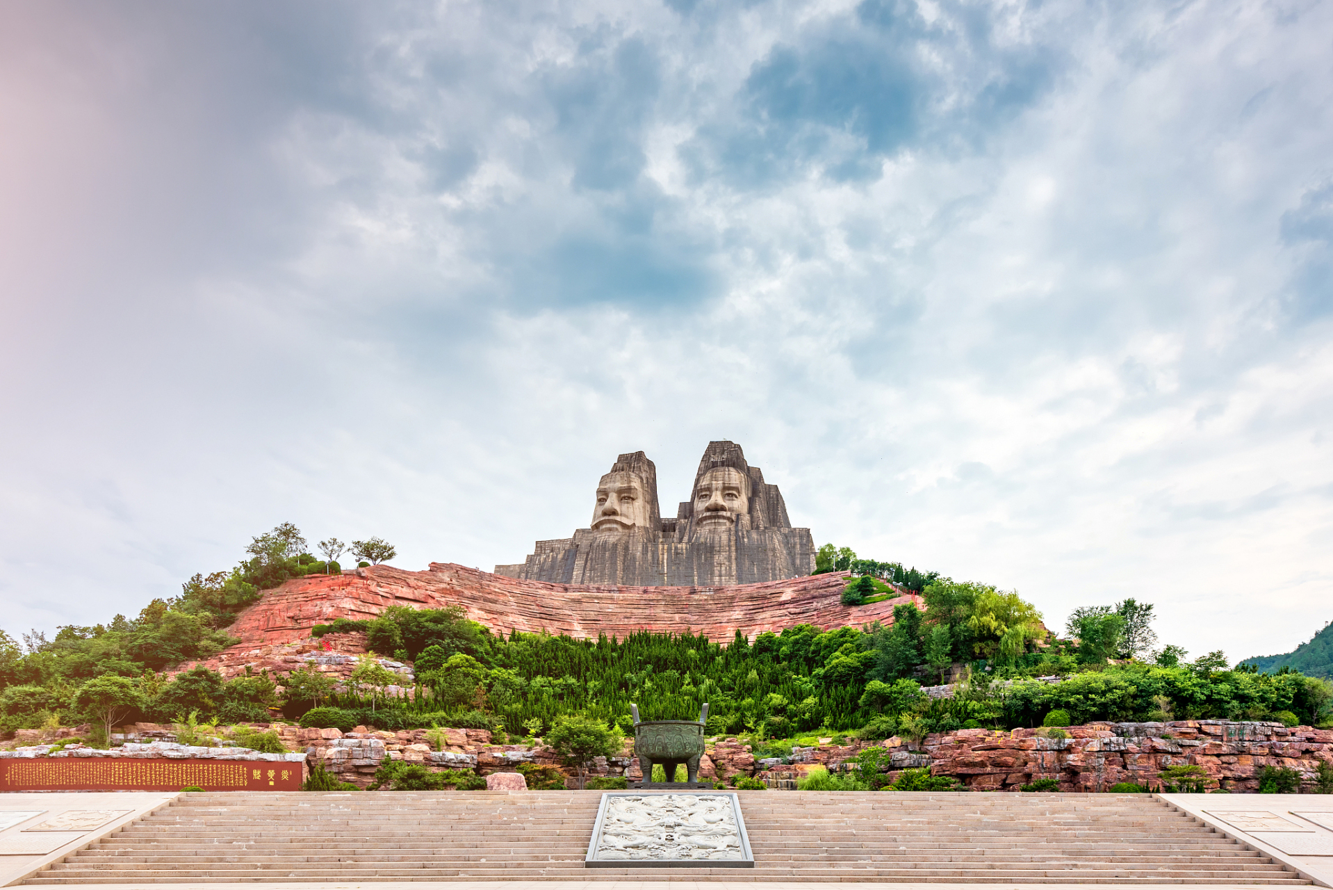 中国传统音乐起源于先秦时期,具有深厚的历史积淀和丰