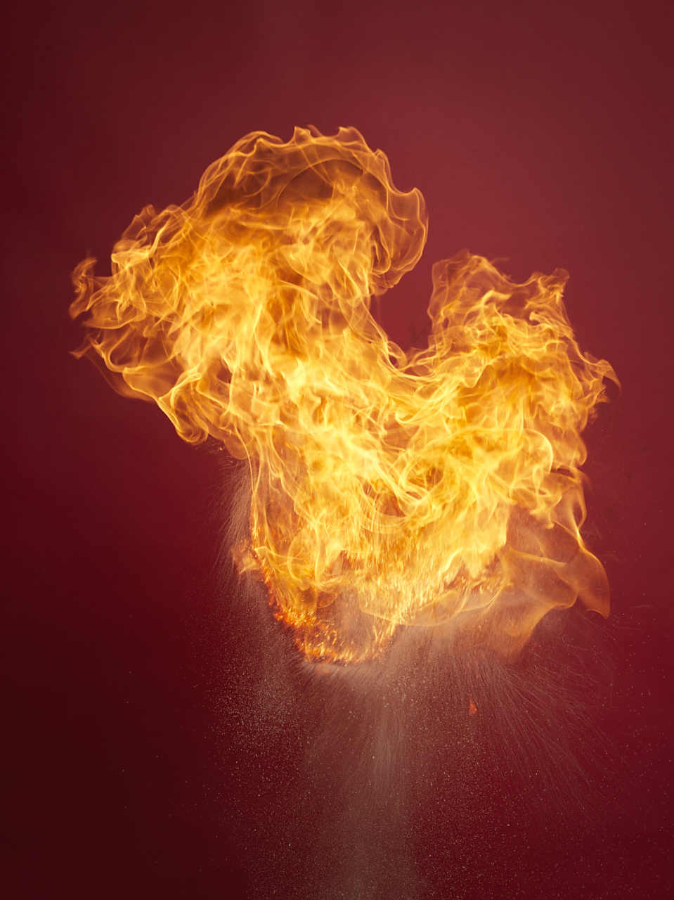 可燃性液体发生闪燃是因为液体在闪燃温度下蒸发的速度较慢,来不及