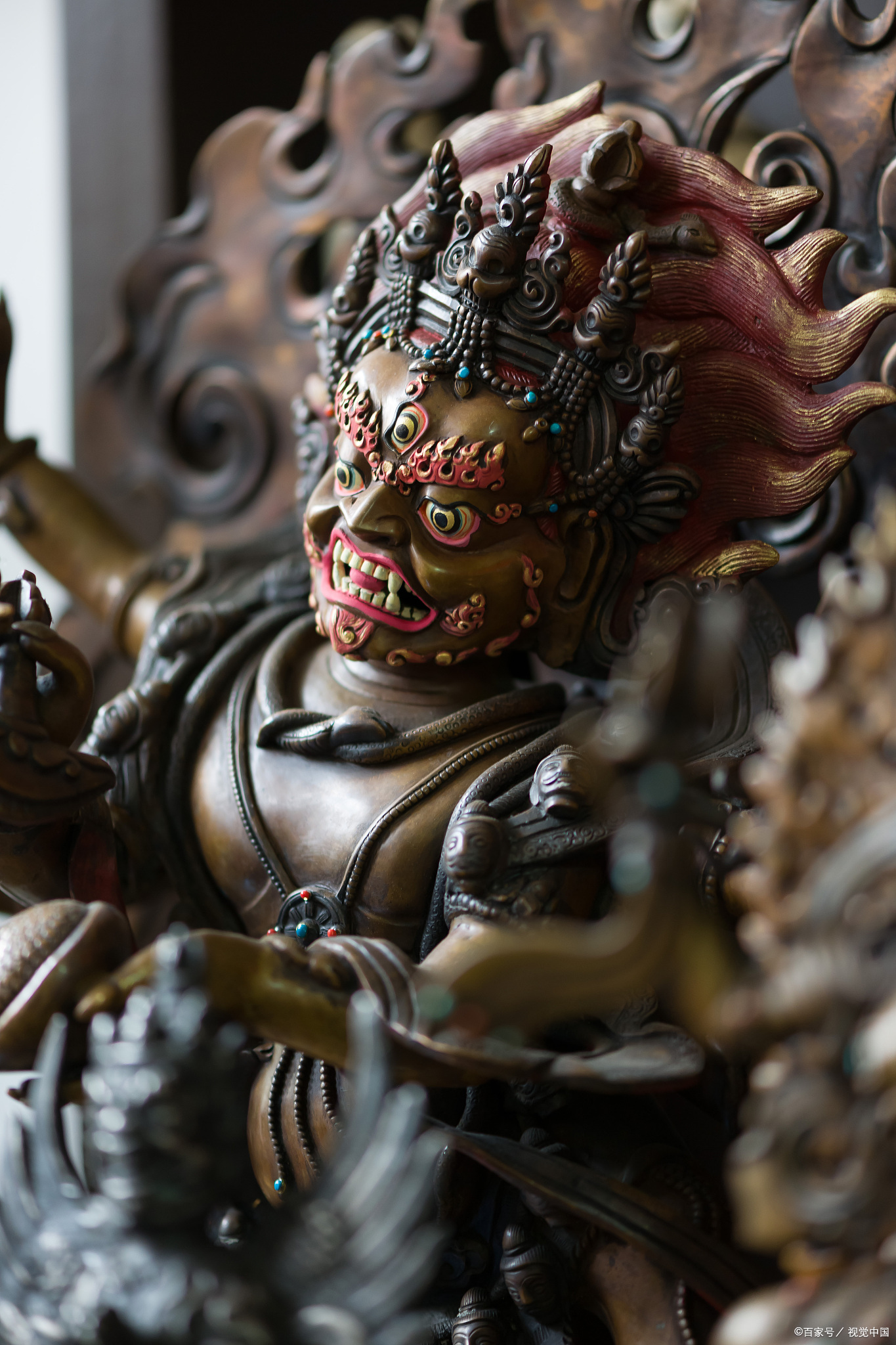 佛家说,一念嗔恨起,百万障门开,即然修行都是修个慈悲智慧清净心,怎么