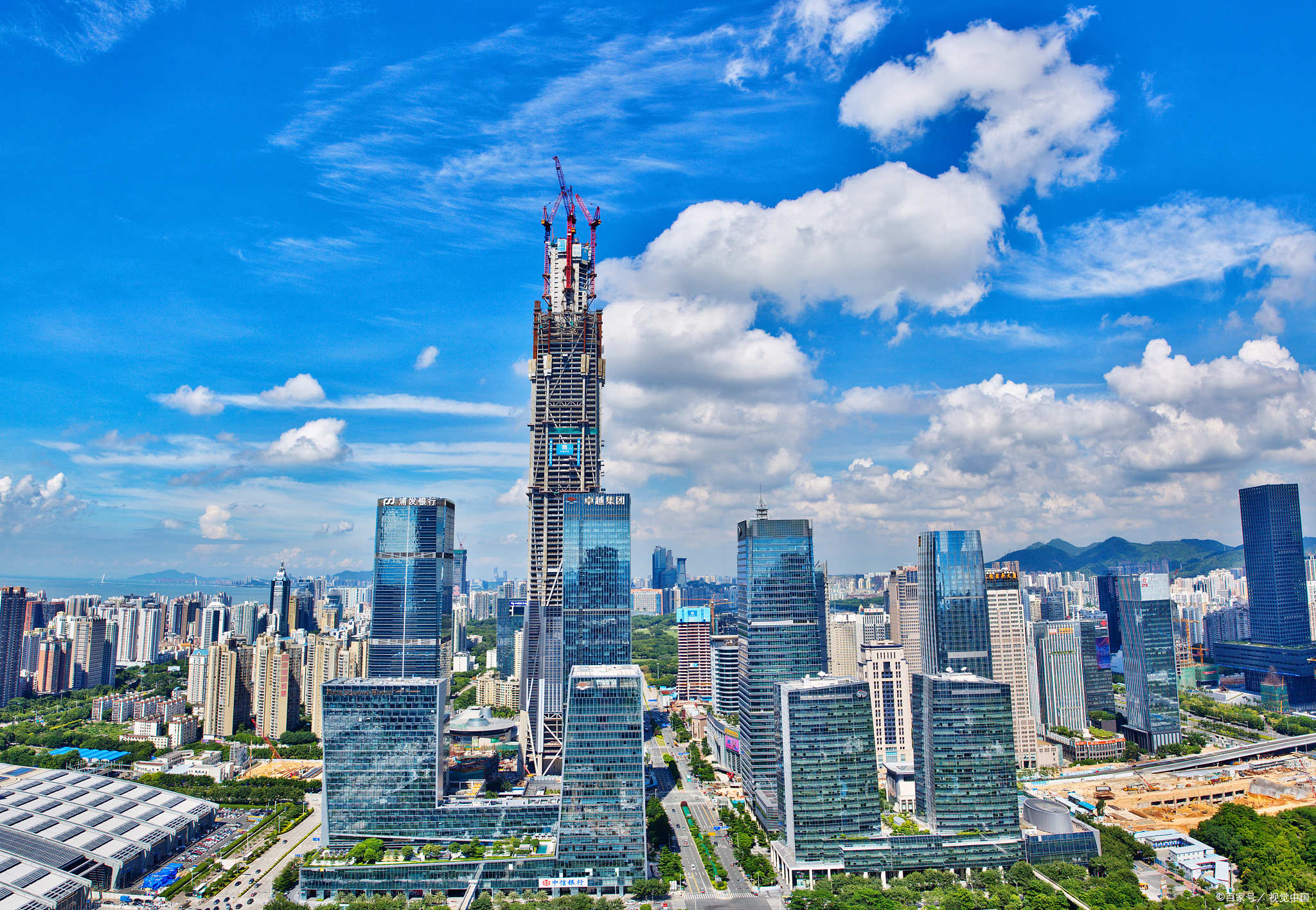 探索深圳地王大厦,尽享都市繁华与壮丽夜景