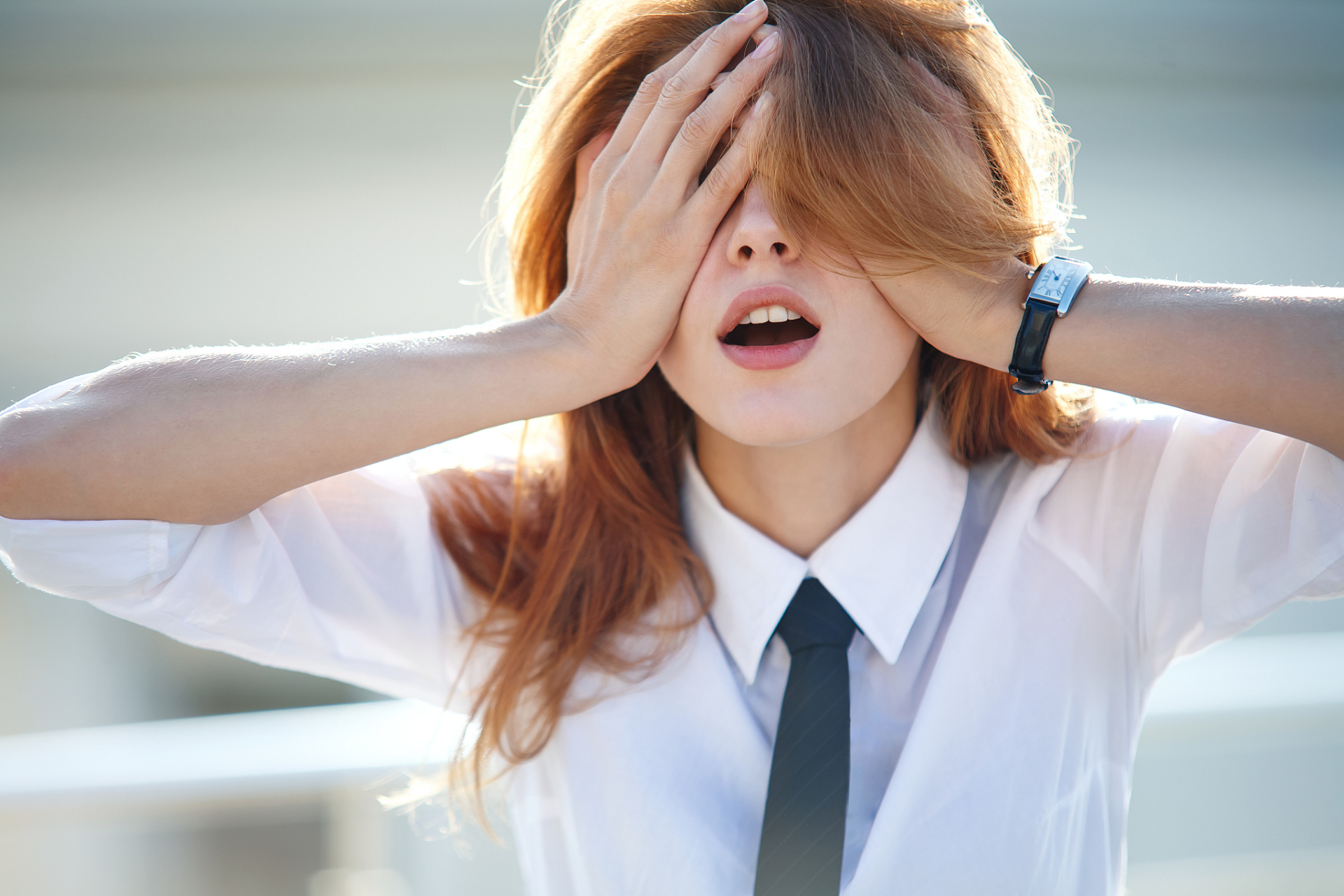 大多数人都认为抑郁的核心问题是情绪低落和快乐感消失,但围绕这个