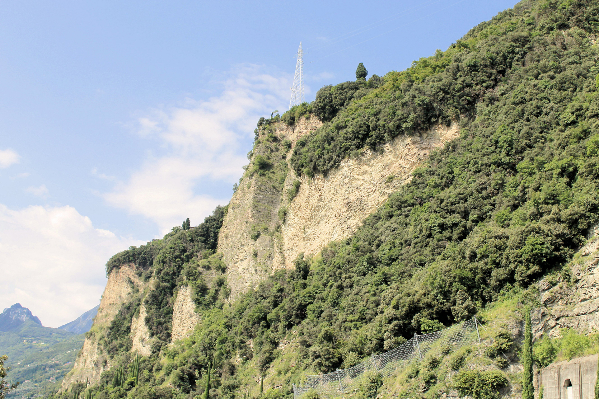 心定西再出发#如果你是一位喜欢自驾游的旅行爱好者,那么定西西岩山