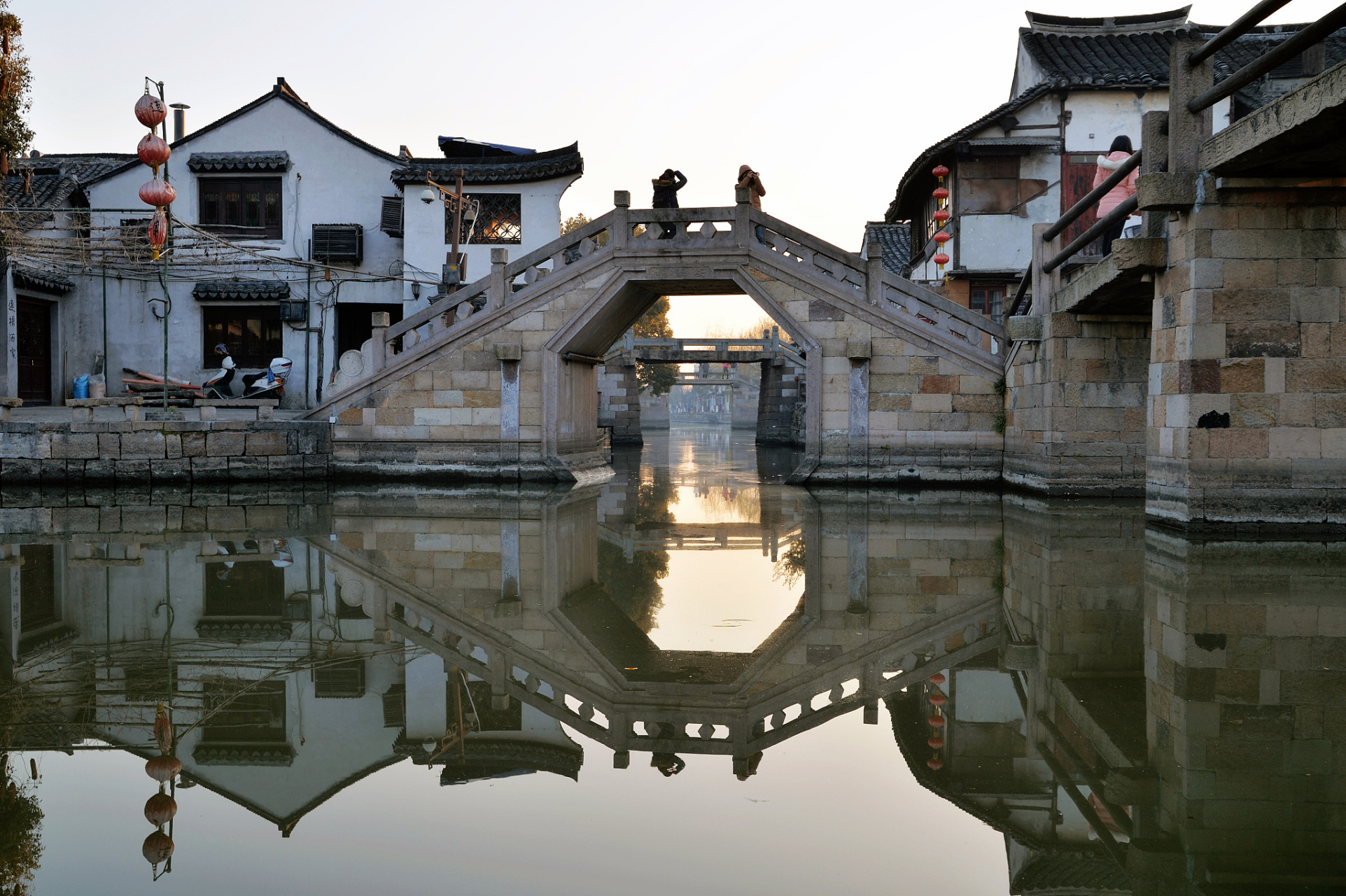 西塘古镇旅游攻略  西塘古镇,这座位于浙江省嘉善县的千年古镇,以其