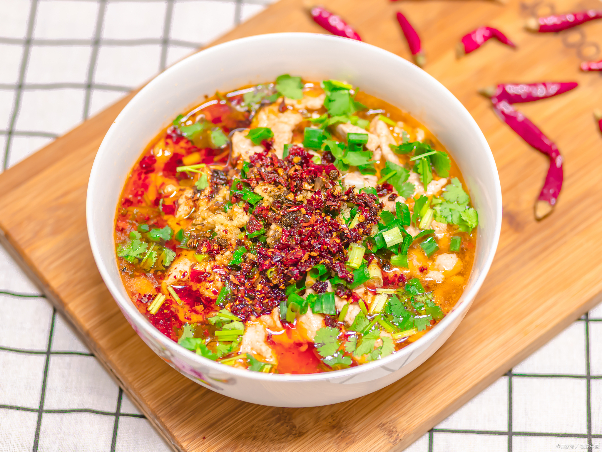 五千年食光# 在中国的美食地图上,川菜以其独特的麻辣味道和丰富的