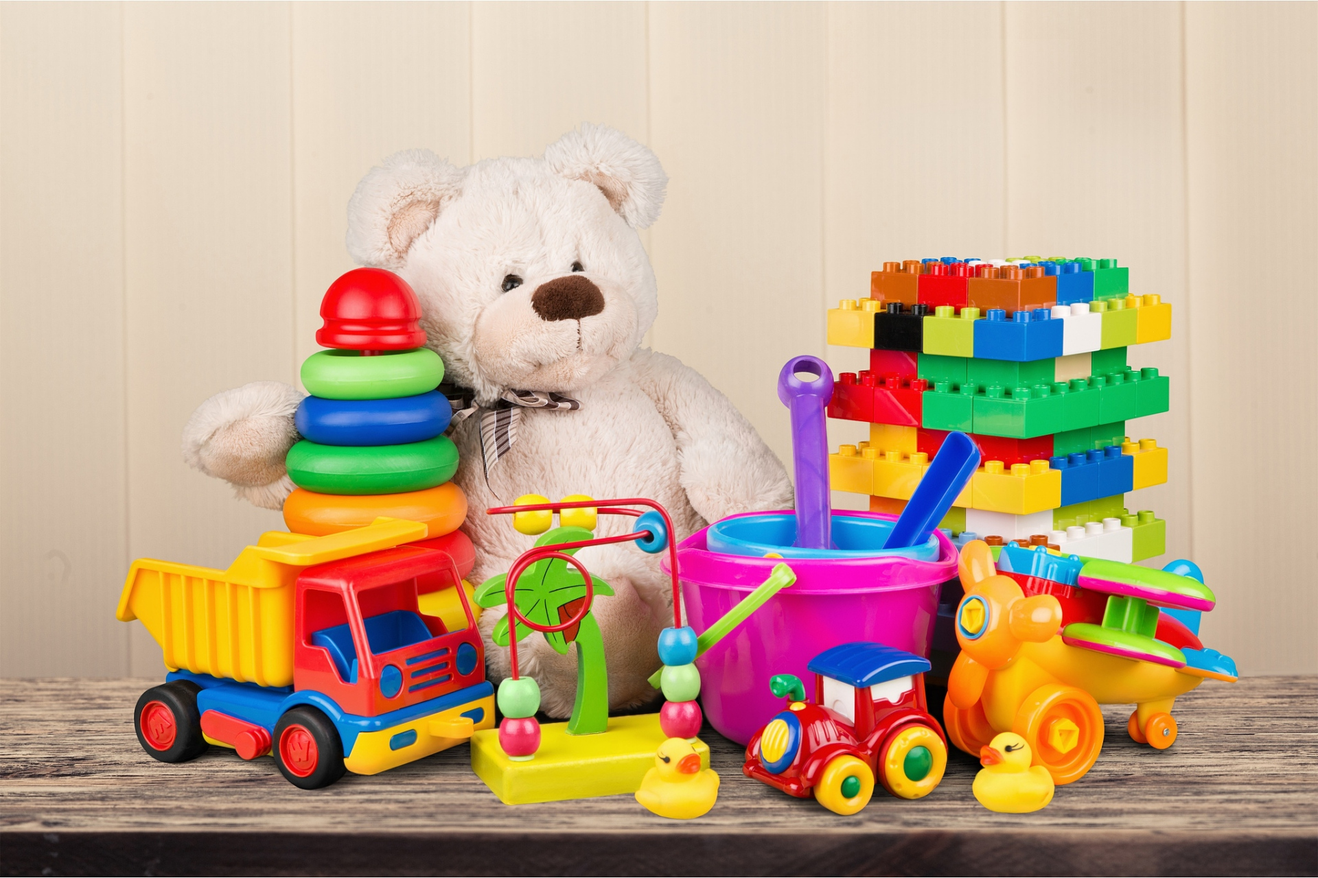 儿童的玩具该怎么选 嘿小伙伴们,你们有没有遇到过那种站在玩具店前