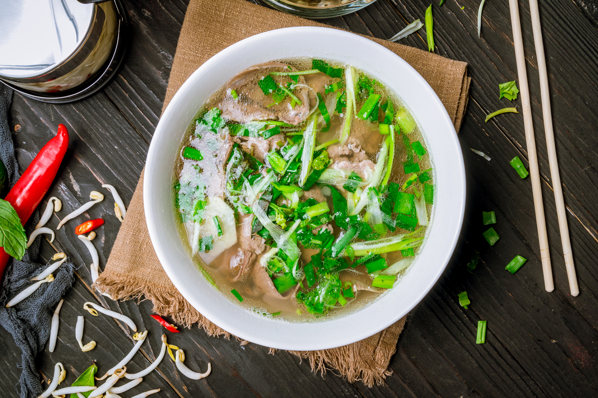 如果您对内蒙古特色美食感兴趣,那么内蒙古羊肉汆粉绝对是不能错过的